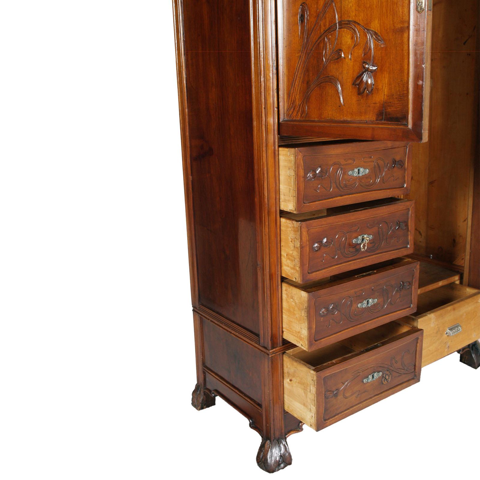 Art Nouveau, Wardrobe , Chest of Drawers by Vincenzo Cadorin Venezia in Walnut  For Sale 1