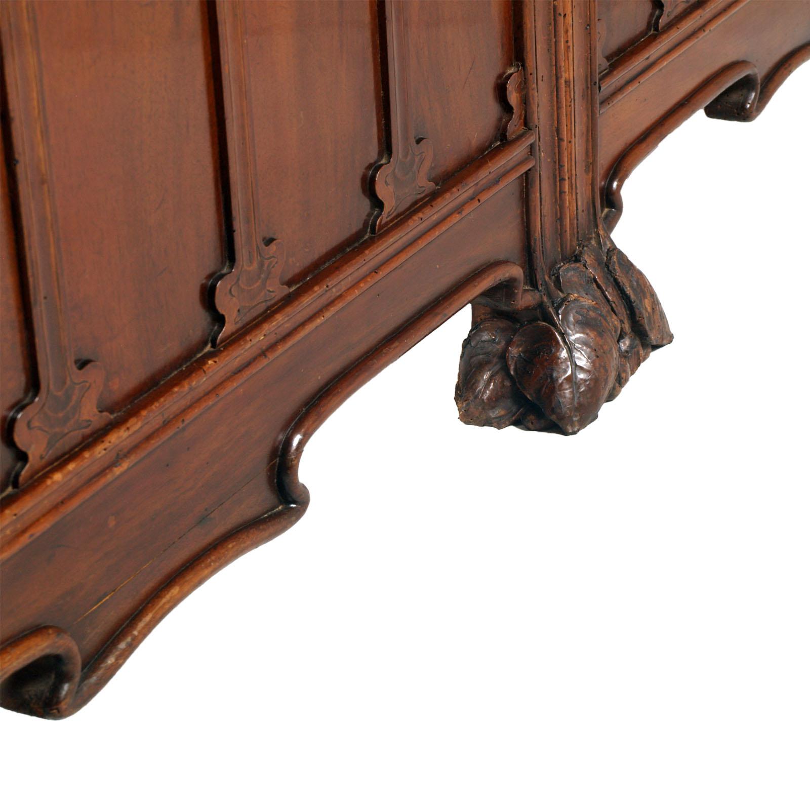 Hand-Carved Art Nouveau Pair of Beds, by Vincenzo Cadorin Venezia, Hand-carved Walnut  For Sale