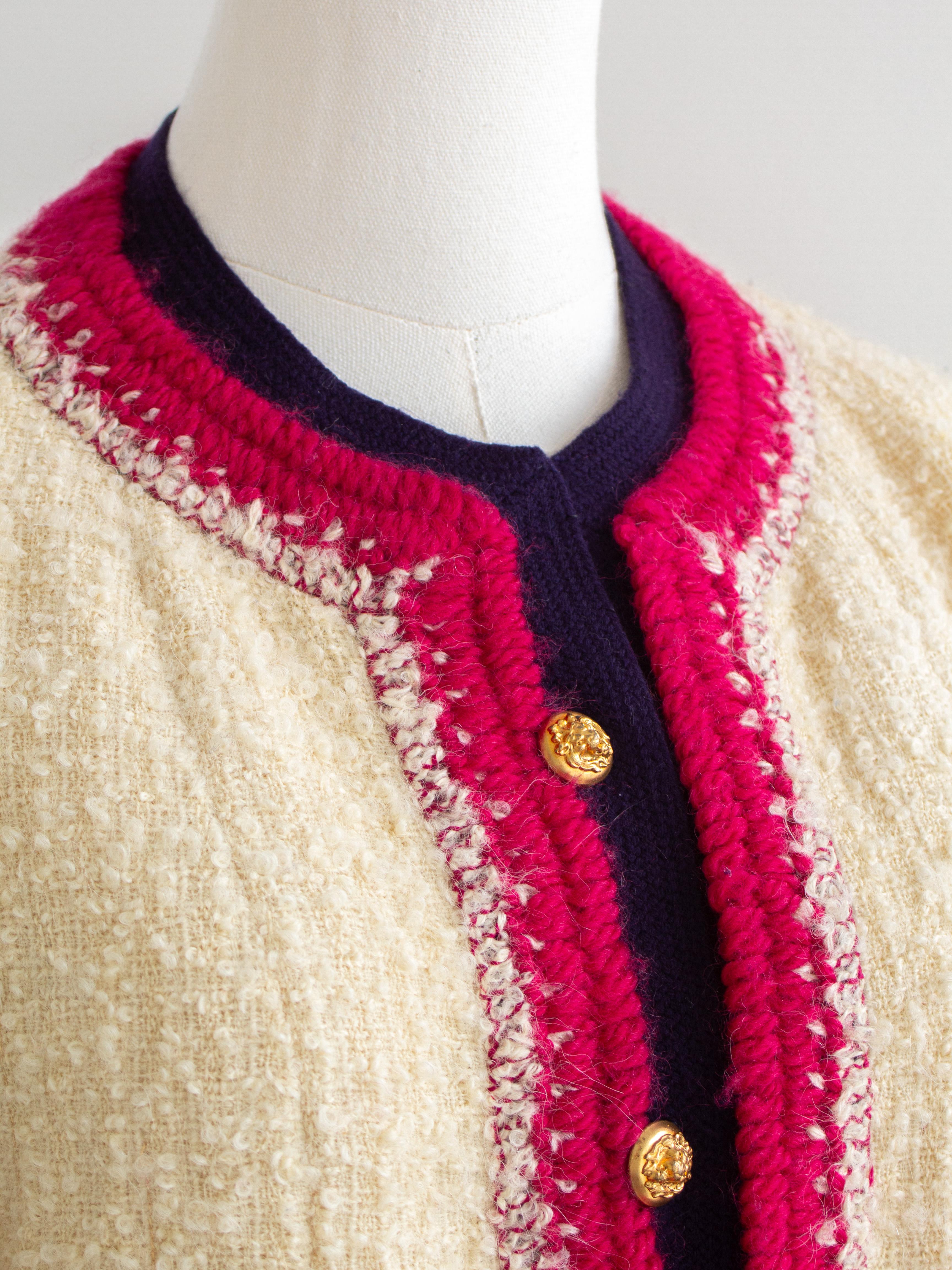 Museum Chanel 1964 Haute Couture Coco Gabrielle Ecru Tweed Gold Lion Jacke im Angebot 5