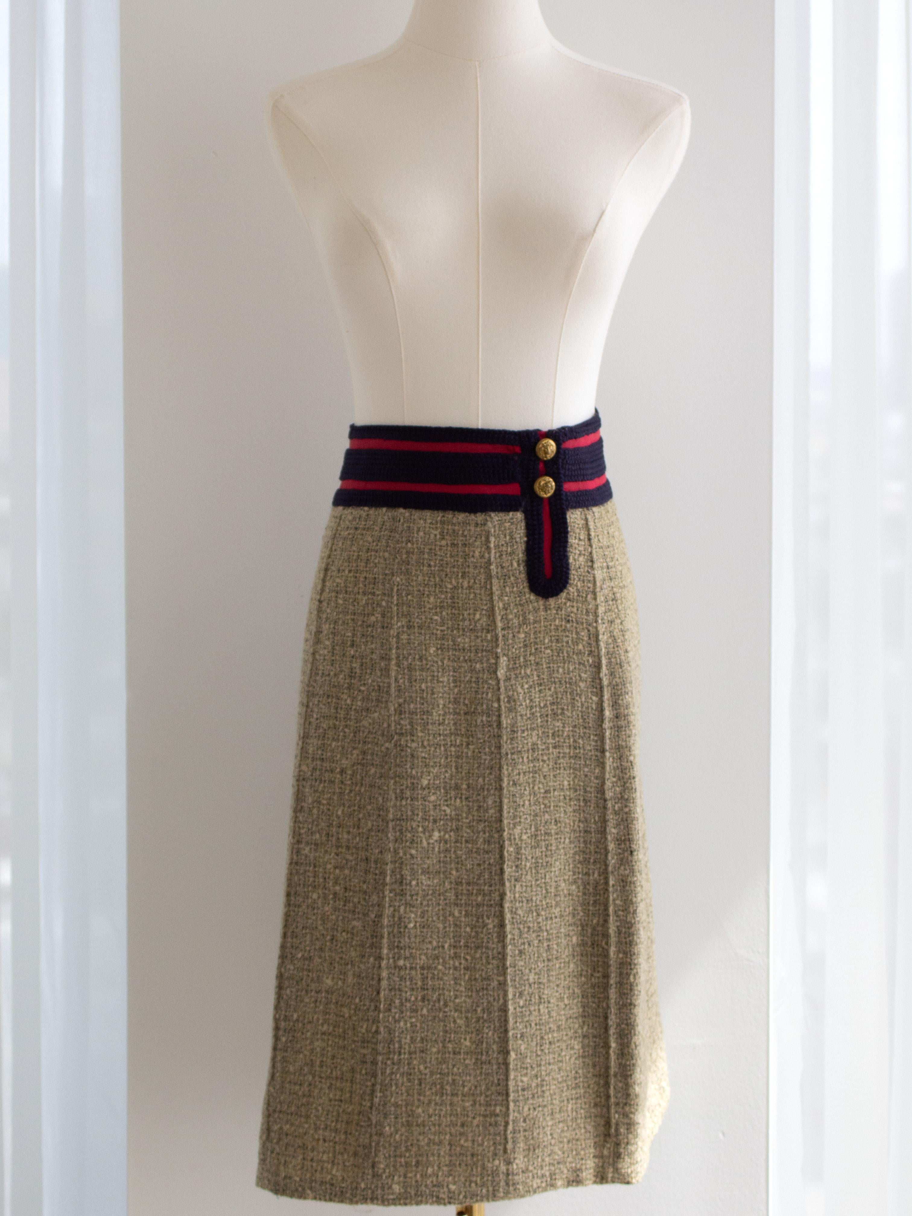 Museum Chanel Haute Couture 1961 Coco Beige Red Blue Tweed Jacket Skirt Suit For Sale 10