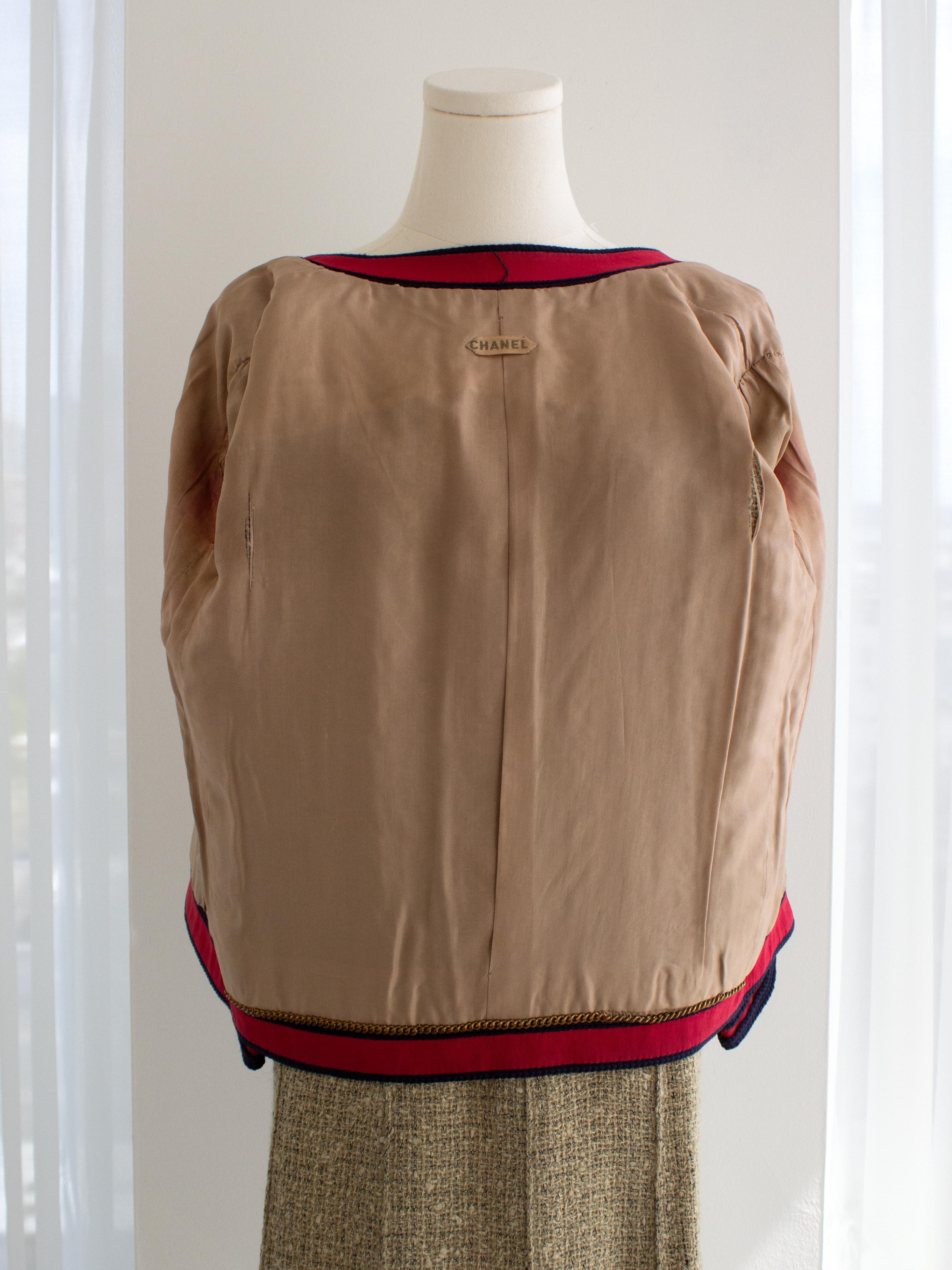 Museum Chanel Haute Couture 1961 Coco Beige Red Blue Tweed Jacket Skirt Suit For Sale 12