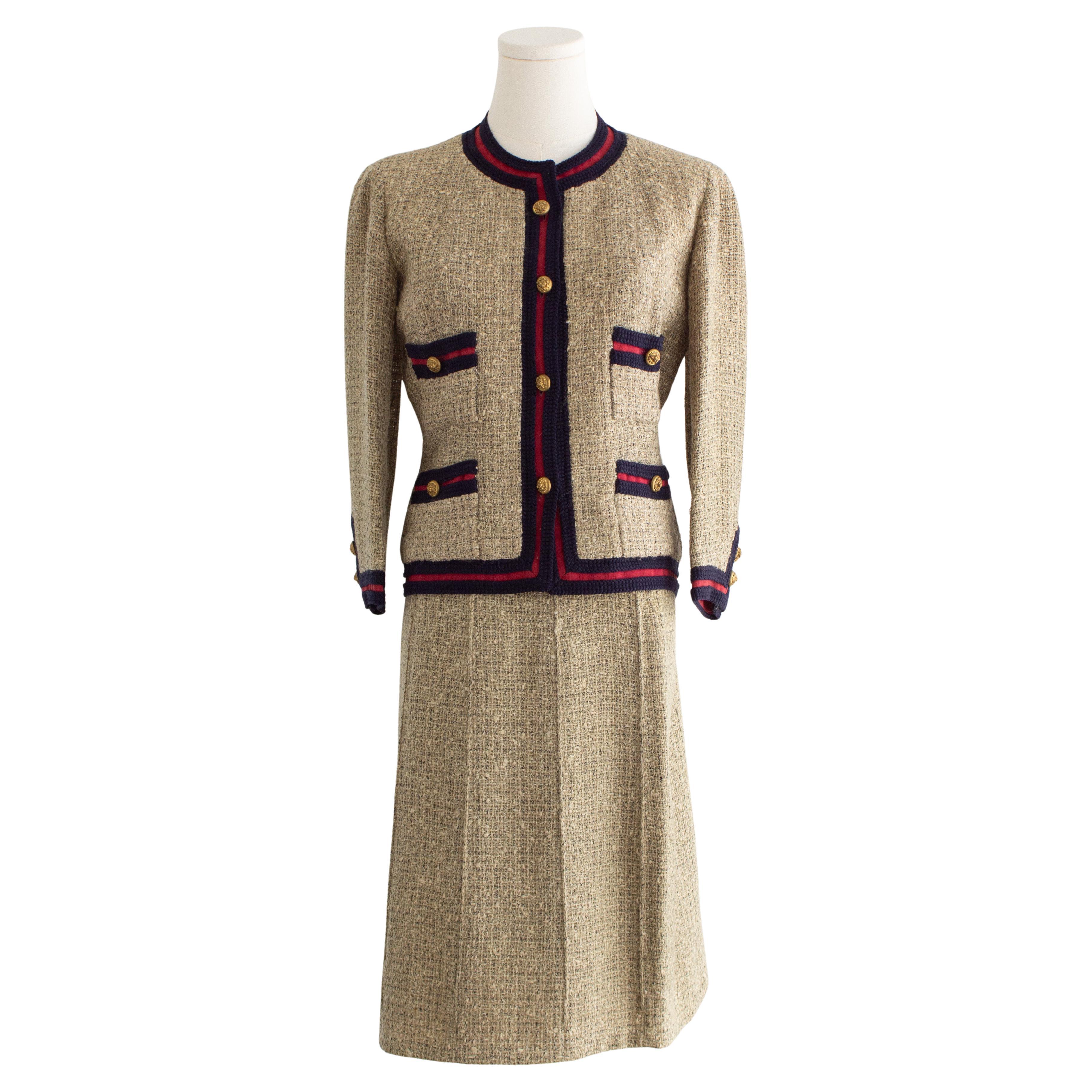 Museum Chanel Haute Couture 1961 Coco Beige Red Blue Tweed Jacket Skirt Suit For Sale