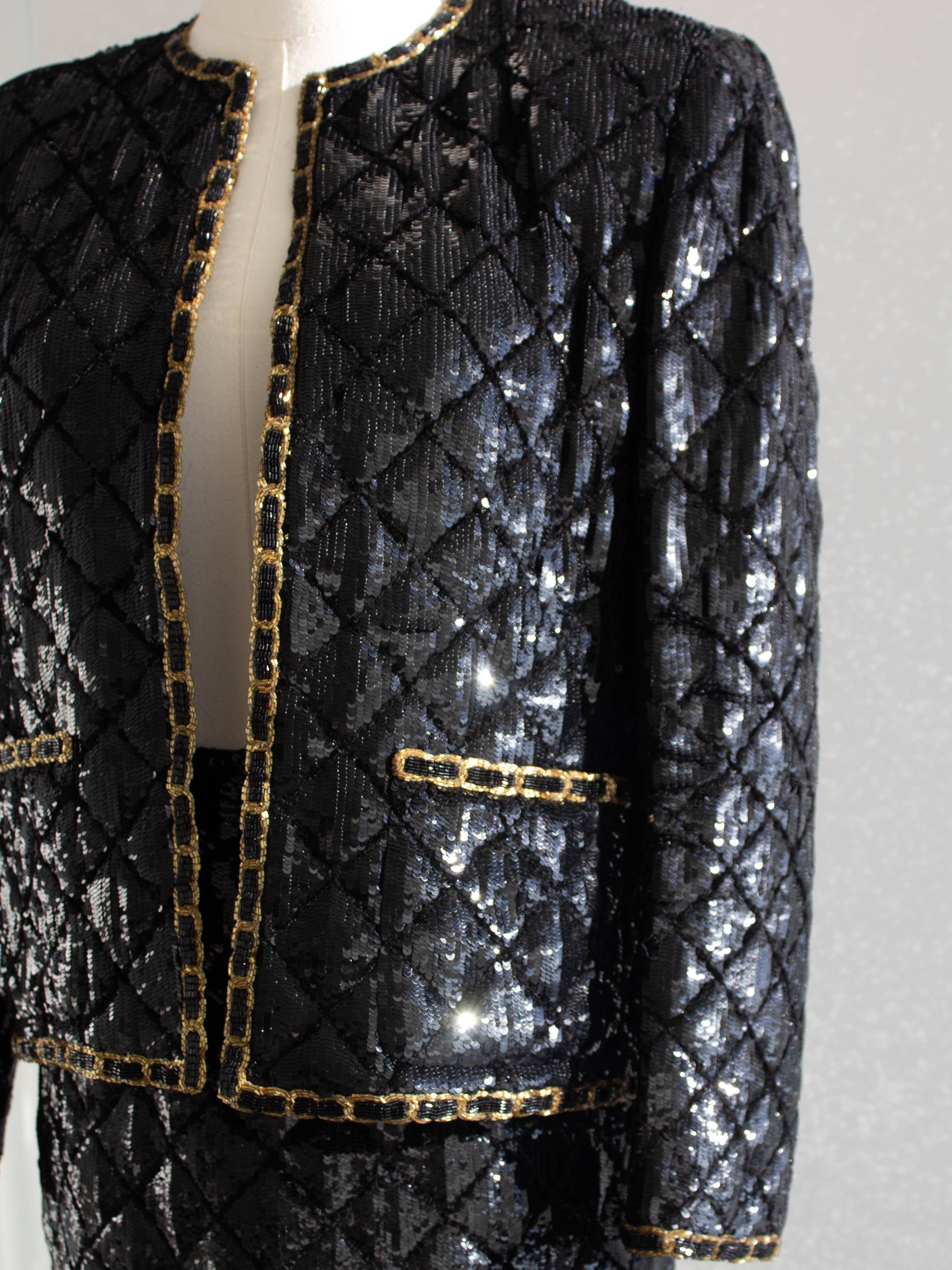 Museum Chanel Haute Couture H/W 1986 Schwarz Gold Pailletten Lesage Jacke Rock Anzug im Angebot 8