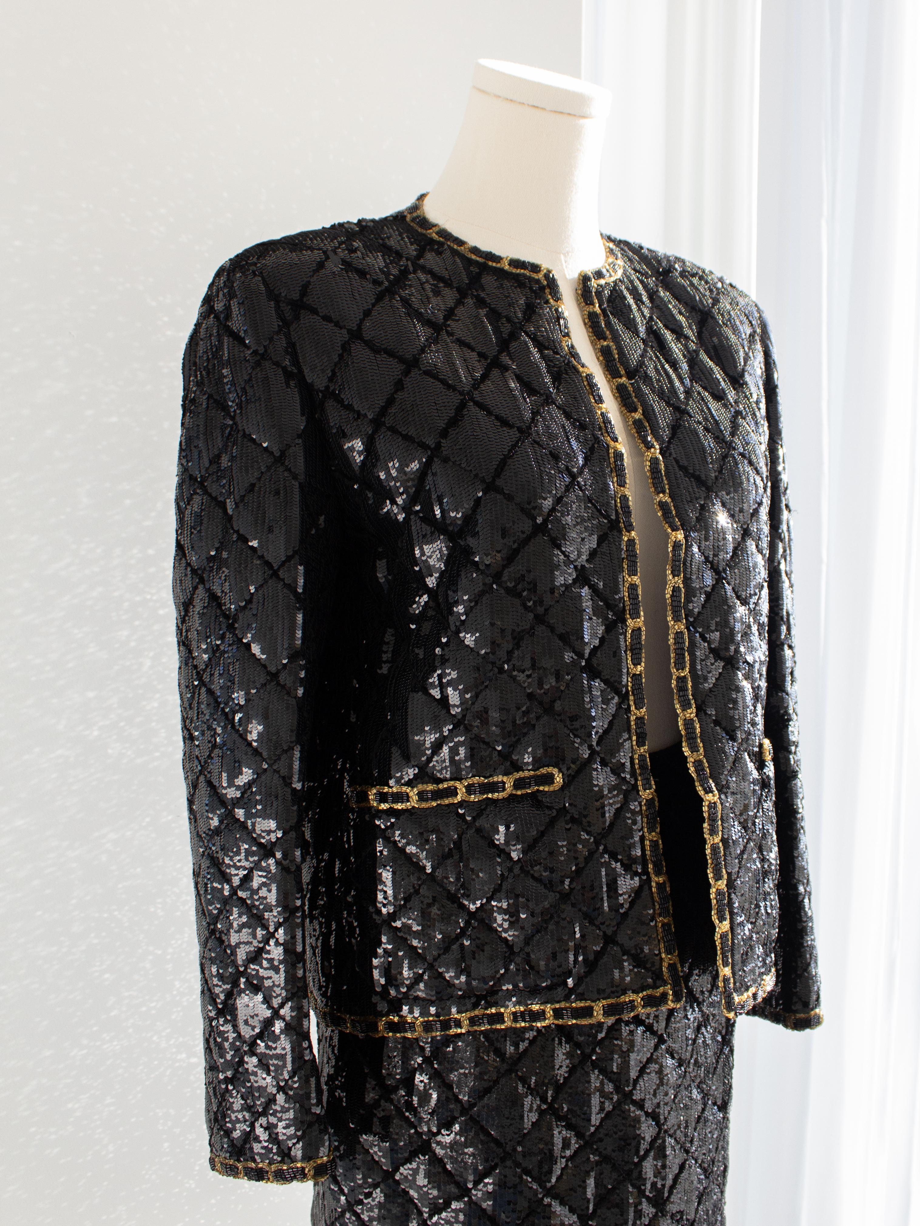 Museum Chanel Haute Couture H/W 1986 Schwarz Gold Pailletten Lesage Jacke Rock Anzug im Angebot 9