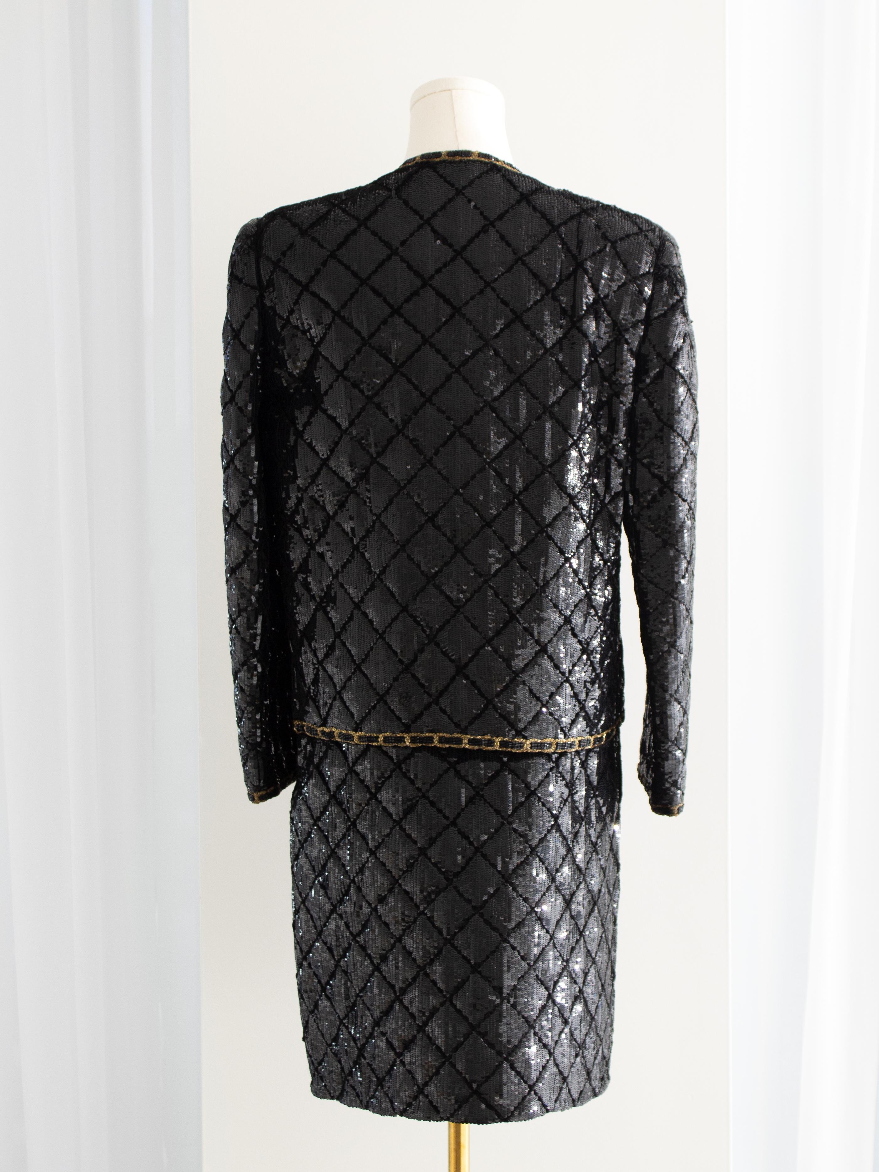 Museum Chanel Haute Couture H/W 1986 Schwarz Gold Pailletten Lesage Jacke Rock Anzug im Angebot 5