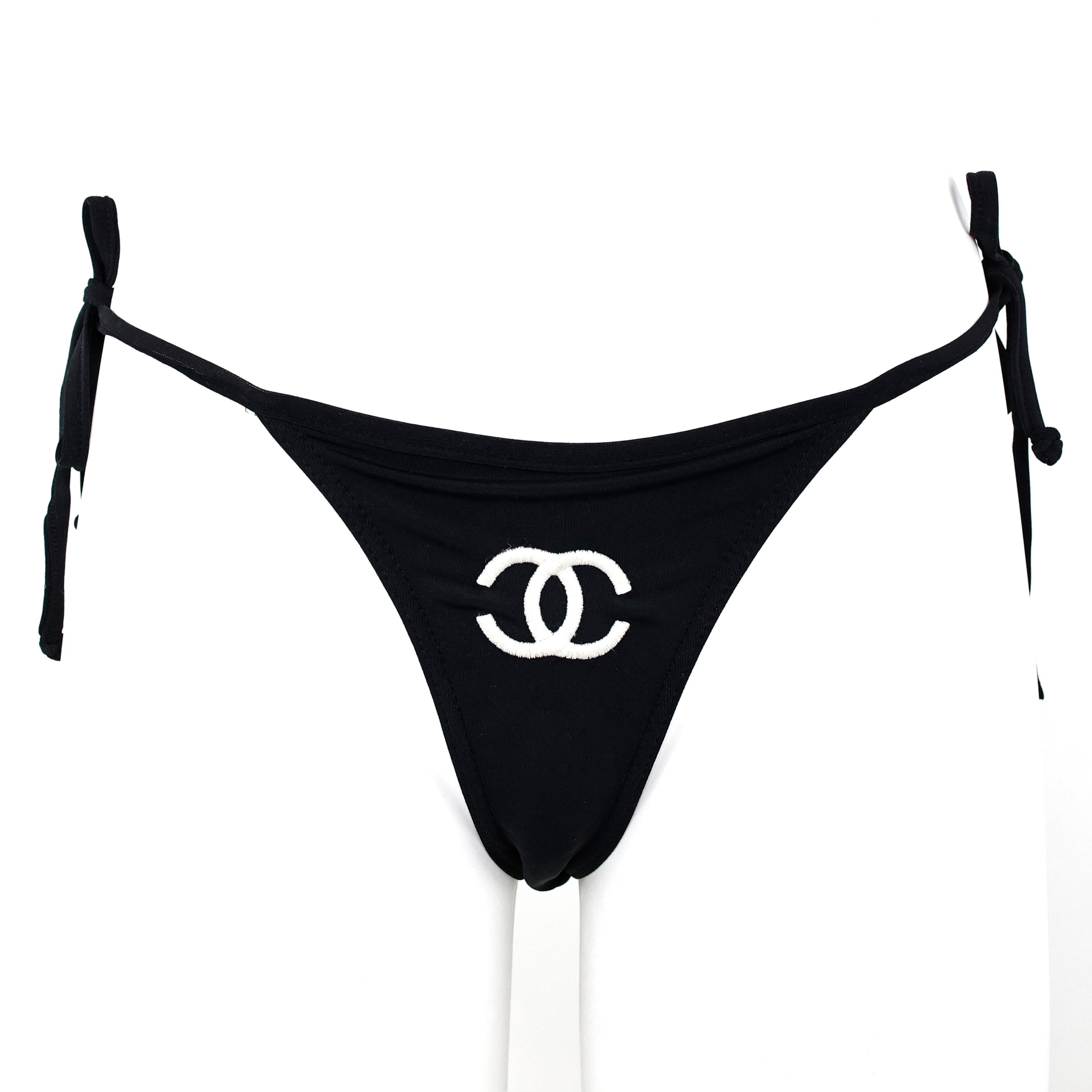 Museum Chanel Spring 1996 Micro bikini For Sale 3