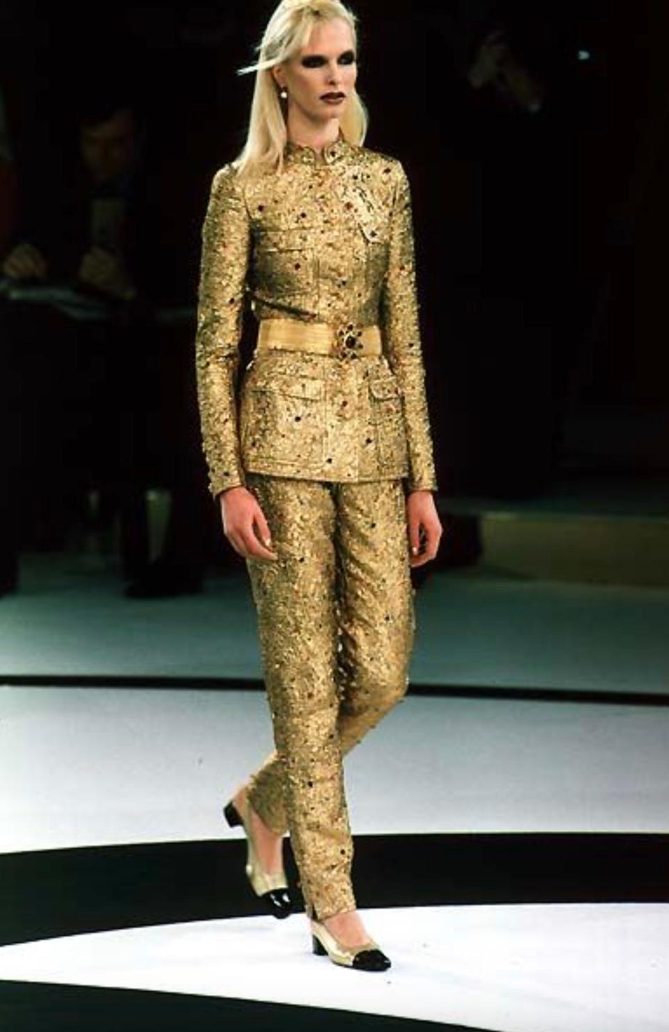 Museum Chanel Vintage F/W 1996 24K Gold Brocade Mughal 96A Jacket 13