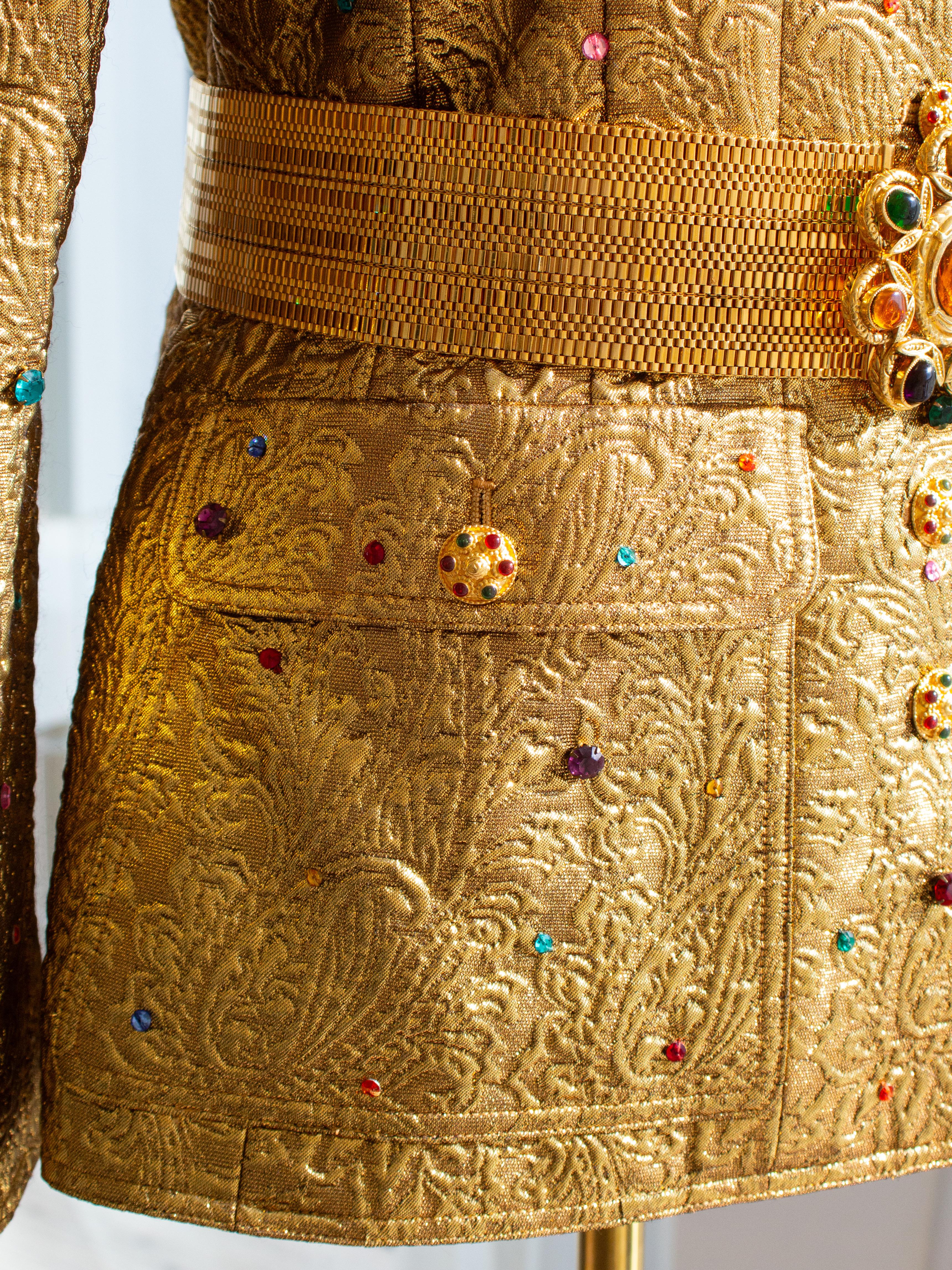 Museum Chanel Vintage F/W 1996 Gold Brocade Mughal Jeweled Gripoix 96A Jacket For Sale 9