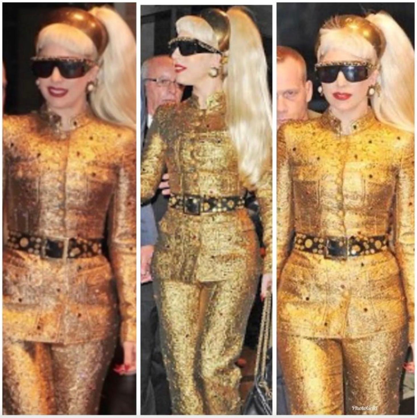 Brown Museum Chanel Vintage F/W 1996 Gold Brocade Mughal Jeweled Gripoix 96A Jacket For Sale