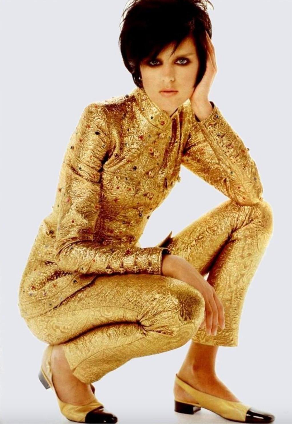 Museum Chanel Vintage F/W 1996 Gold Brocade Mughal Jeweled Gripoix 96A Jacket In Good Condition For Sale In Jersey City, NJ