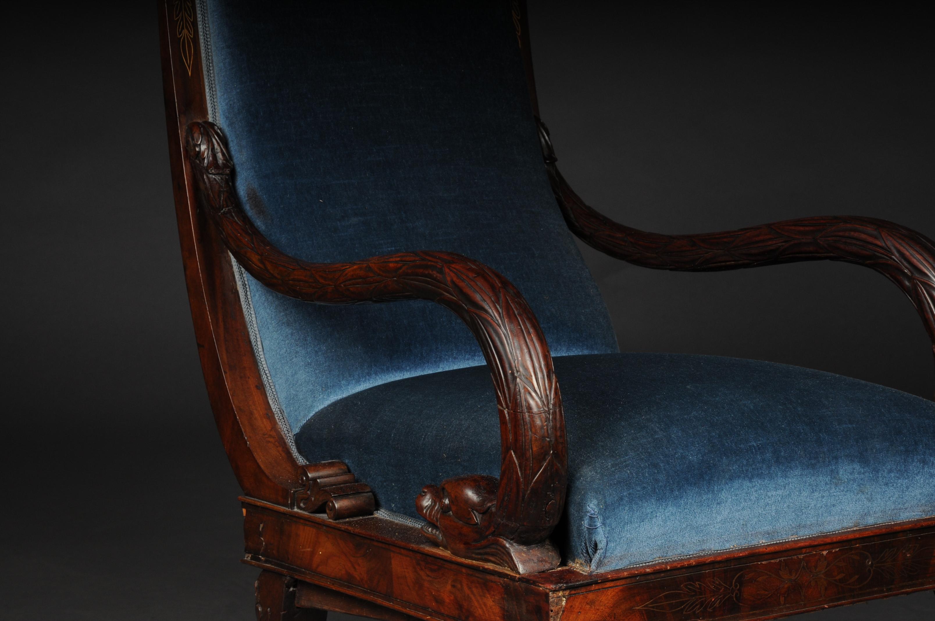 Sculpté à la main Fauteuil Empire de la cour du musée, circa 1830, acajou en vente