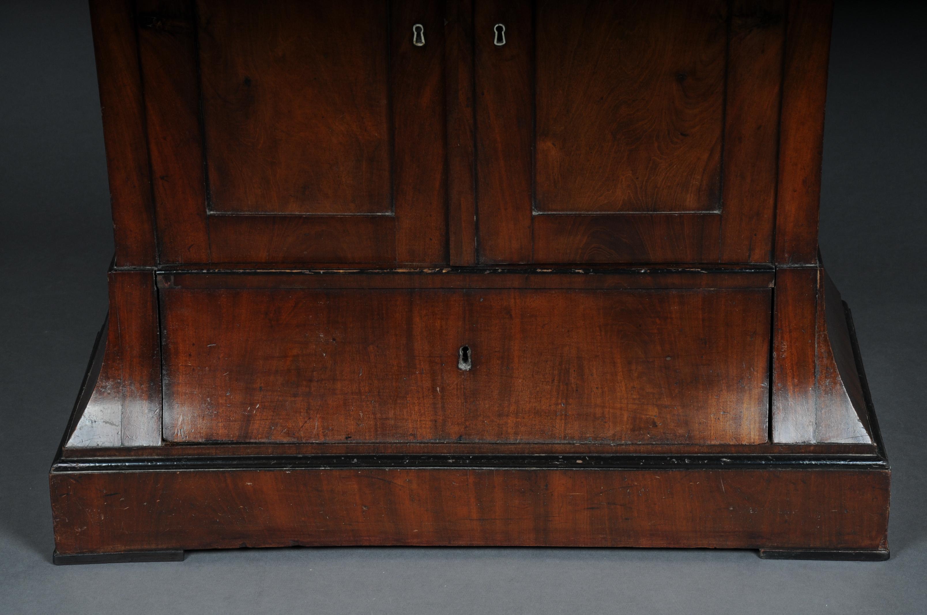 Chêne Armoire/meuble d'écriture Empire de musée, vers 1800 en vente