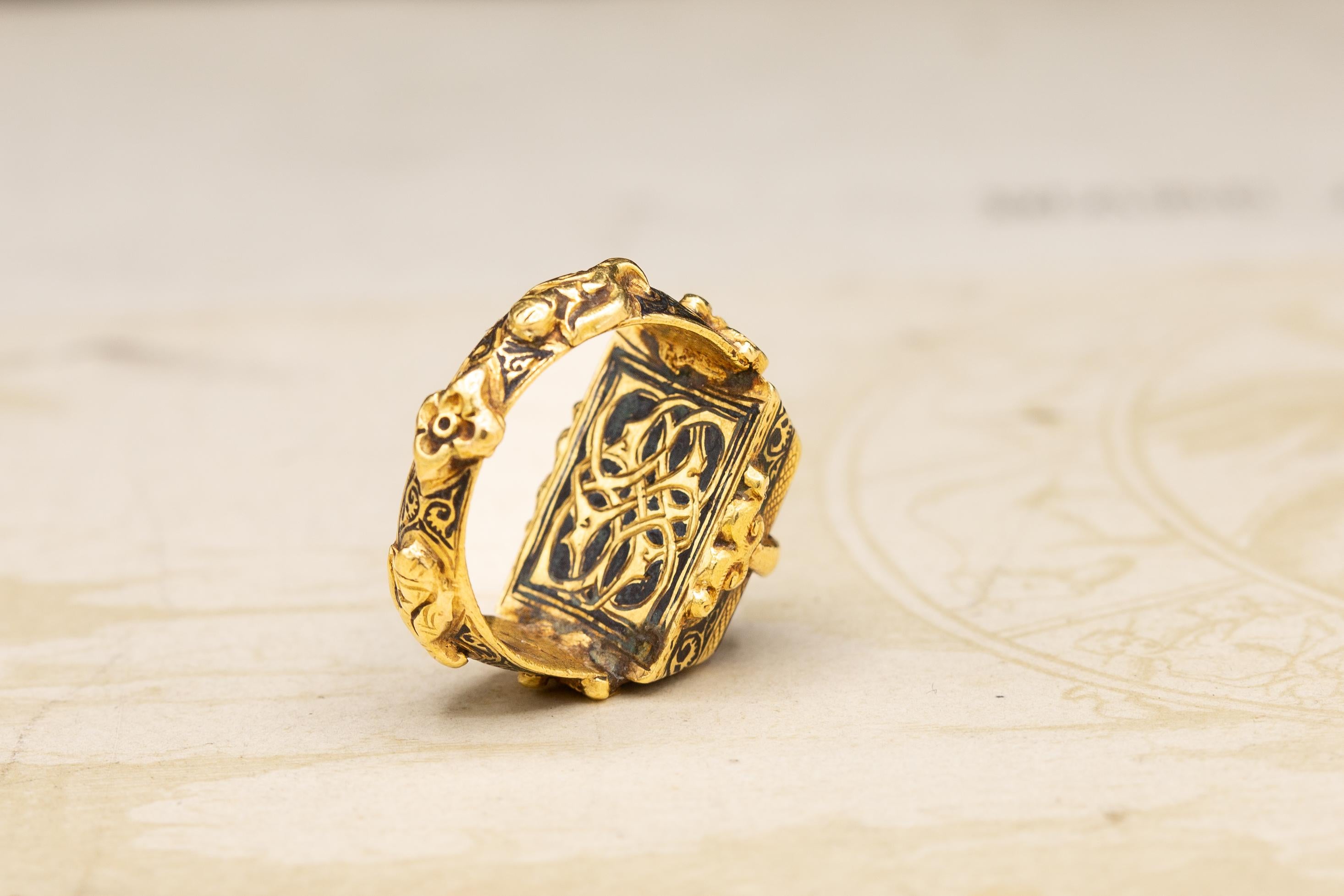 Museum-Grade Antique Early Seljuk ‘Selçuklu’ Period Islamic Intaglio Ring For Sale 4