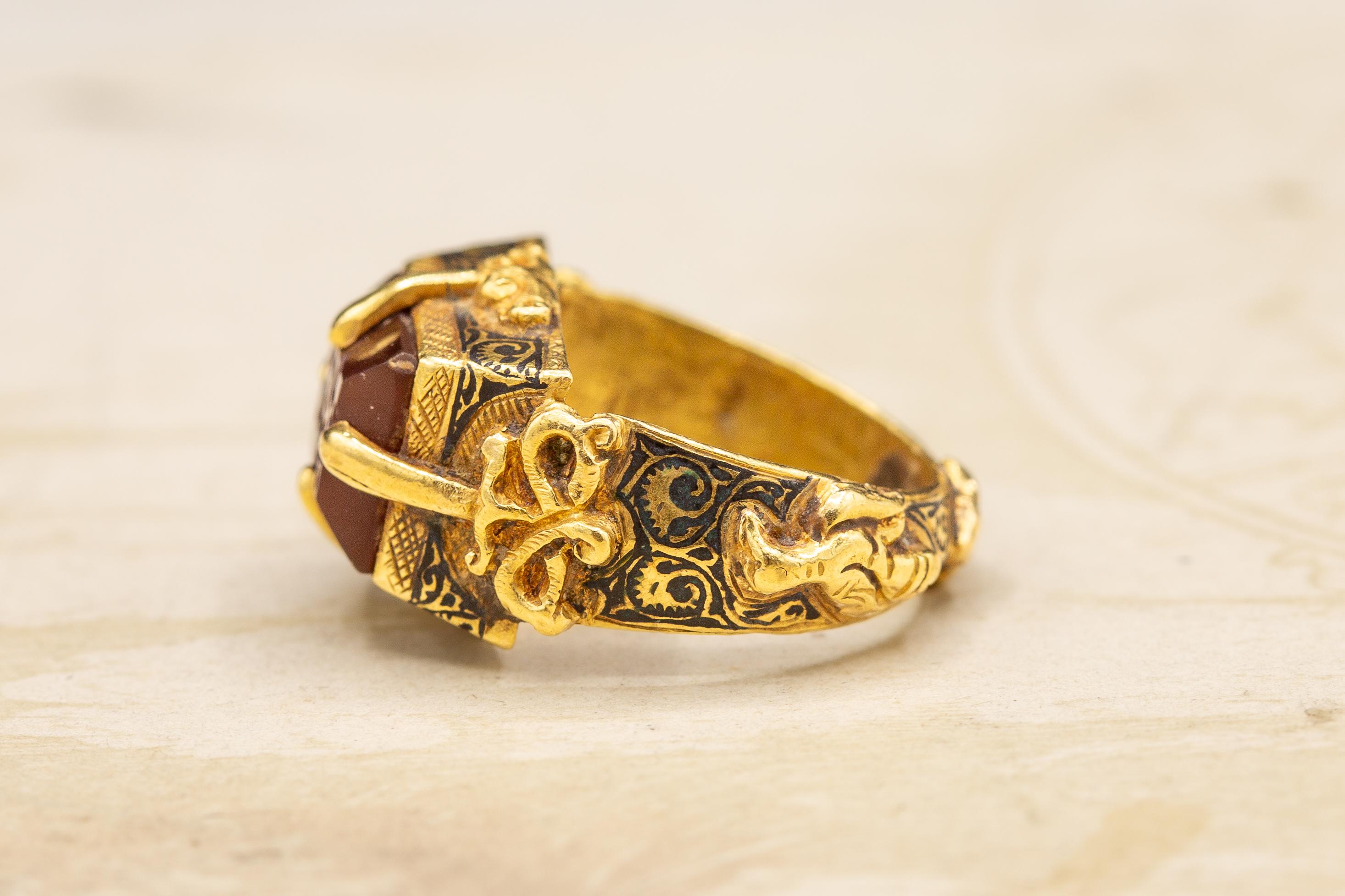 Women's or Men's Museum-Grade Antique Early Seljuk ‘Selçuklu’ Period Islamic Intaglio Ring For Sale