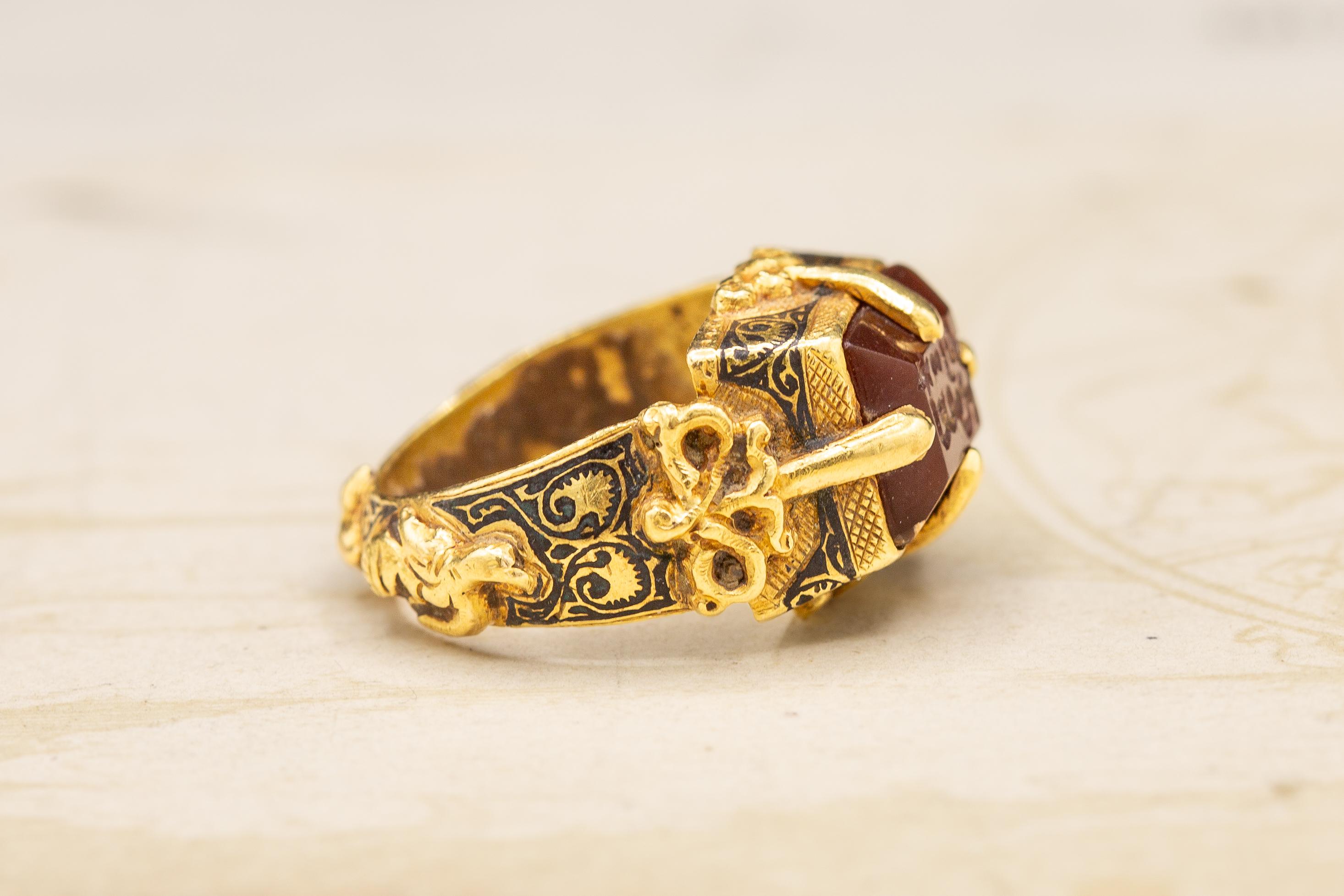 Museum-Grade Antique Early Seljuk ‘Selçuklu’ Period Islamic Intaglio Ring For Sale 1
