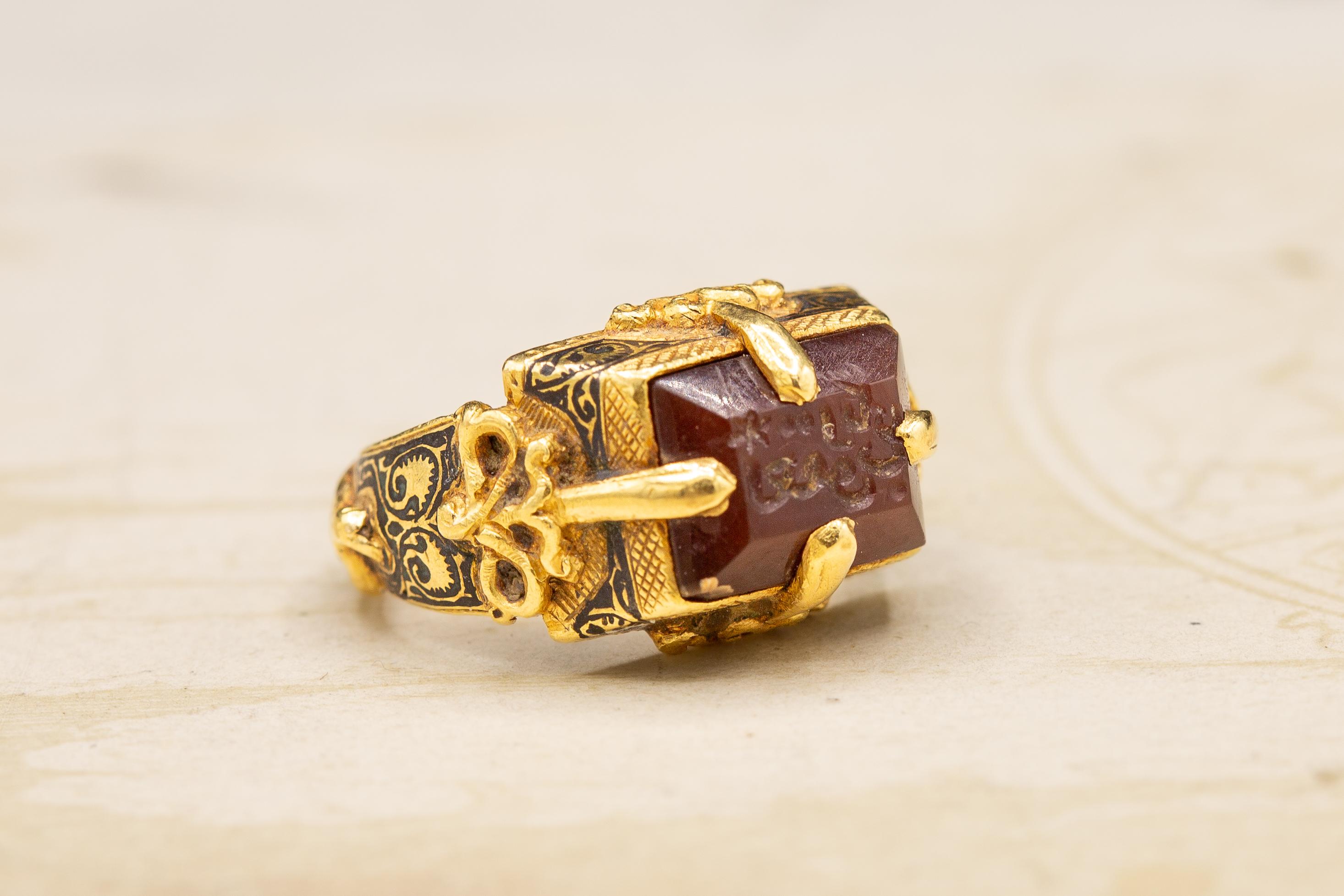 Museum-Grade Antique Early Seljuk ‘Selçuklu’ Period Islamic Intaglio Ring For Sale 2