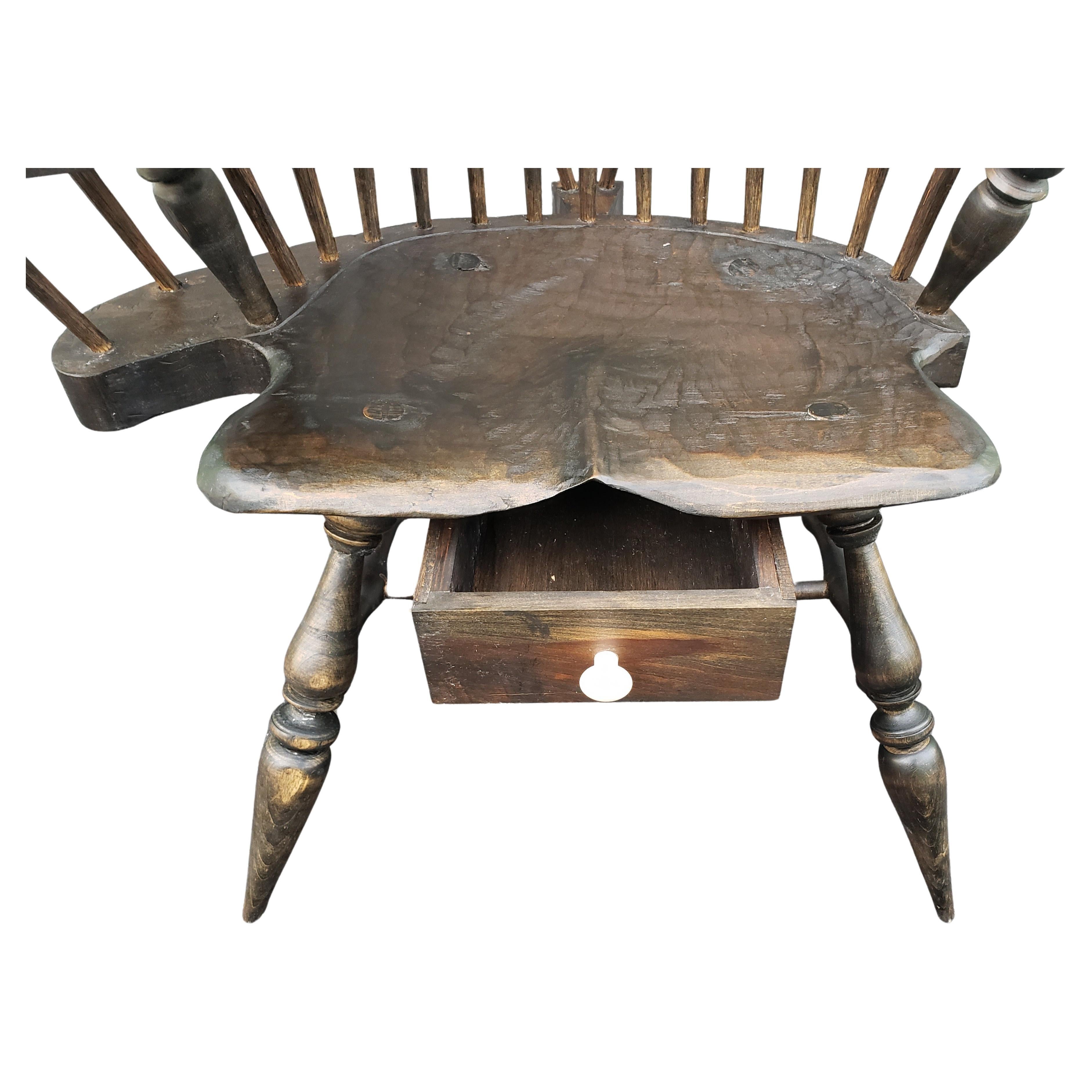Chêne Chaise/bureau Windsor à 2 tiroirs en chêne sculpté de qualité muséale, vers les années 1890 en vente