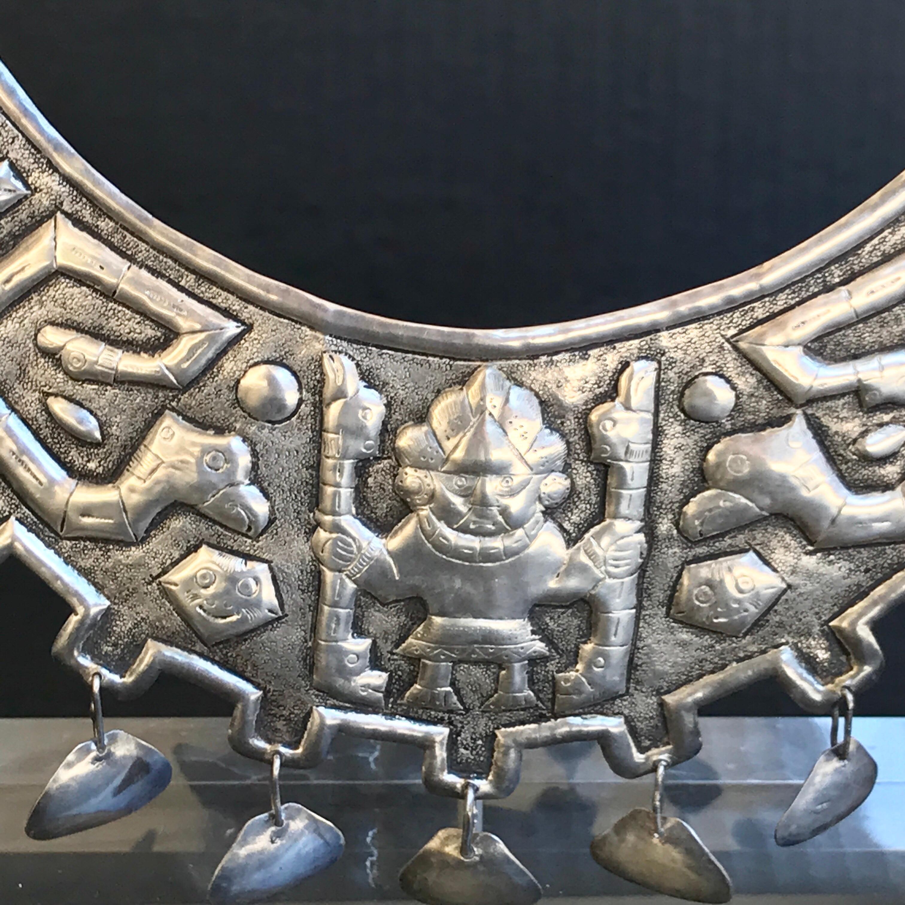 Museum Mounted Grand Tour Inca or Sipan Silver Official Necklace For Sale 1