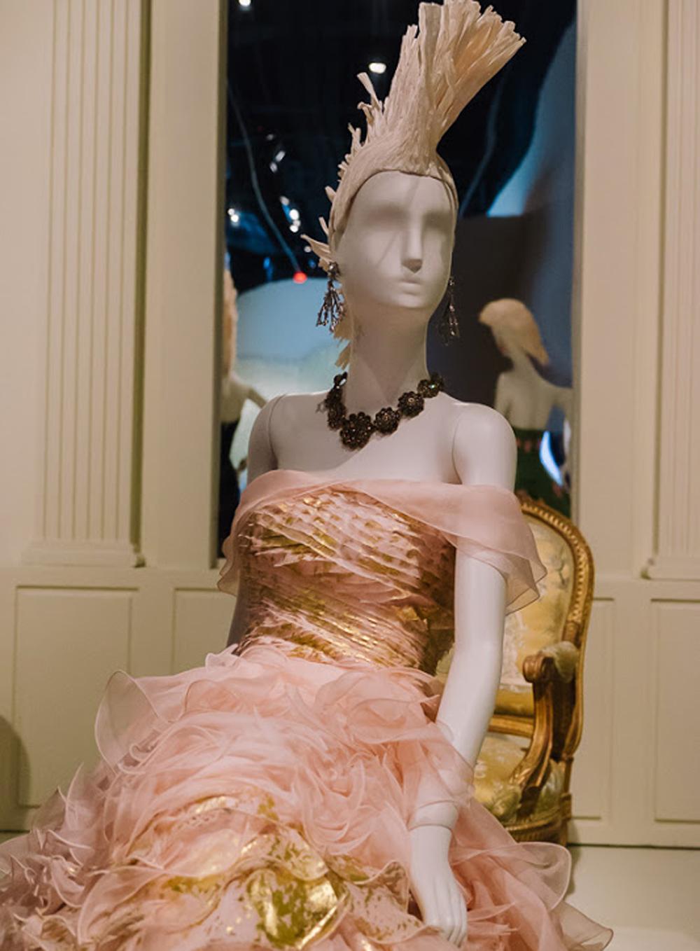  Oscar De La Renta Vogue Museum Runway SS 2011 Silk Gold Leaf Painted Dress US 6 For Sale 9