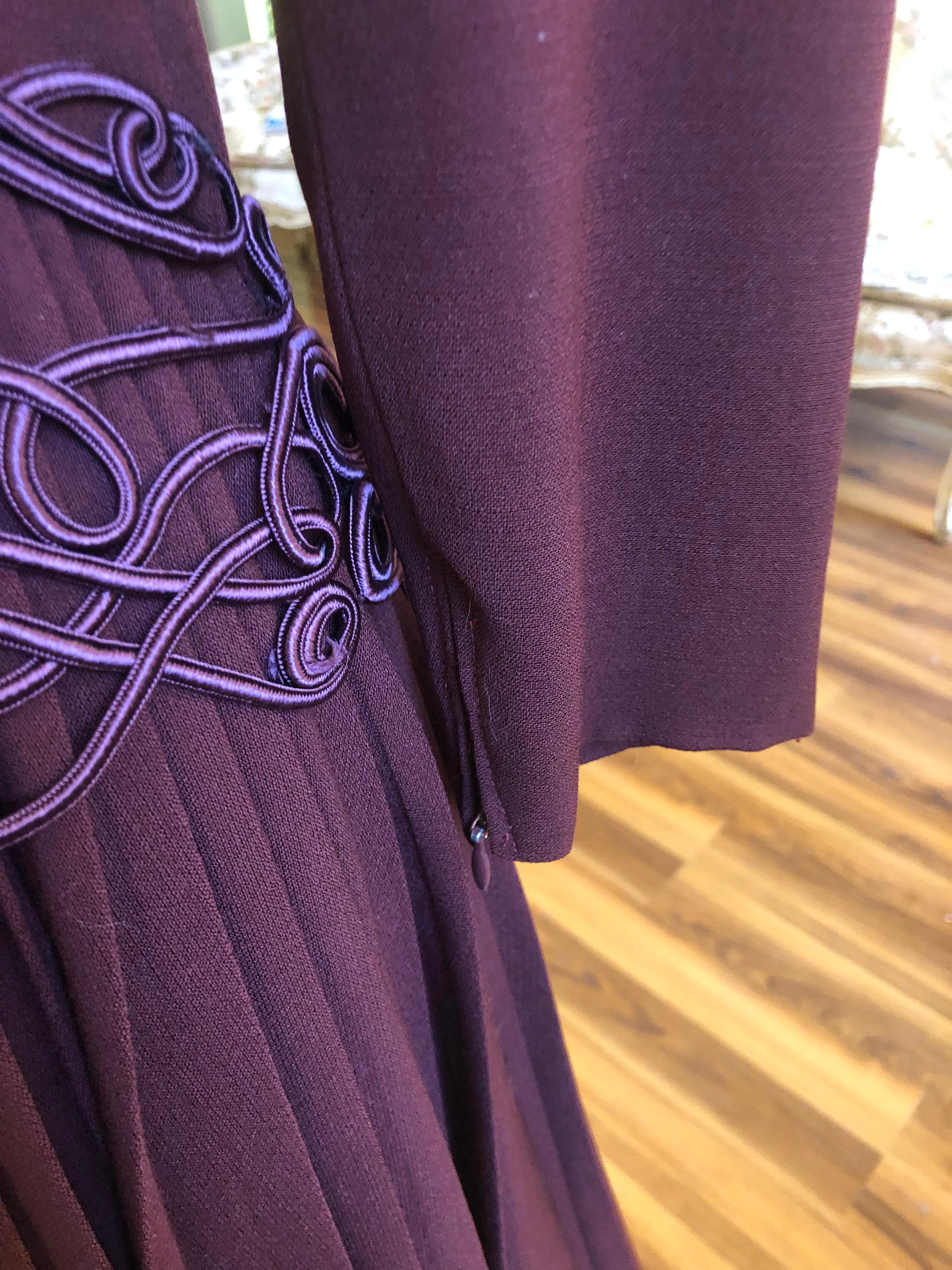 Museum Quality 1940s Jacques FATH  Aubergine Wool Crepe Dress w/Fine details In Excellent Condition In Port Hope, ON