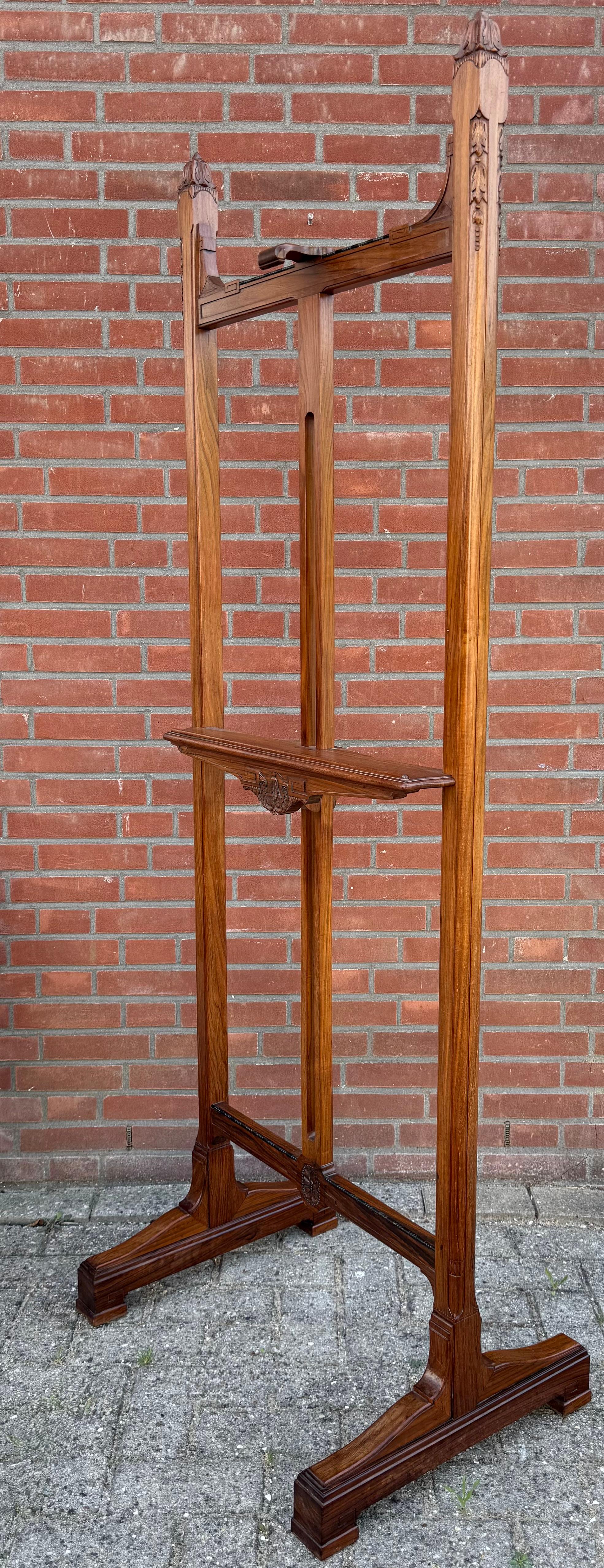 Museum Quality Antique Nutwood Studio or Gallery Easel / Painting Display Stand For Sale 13