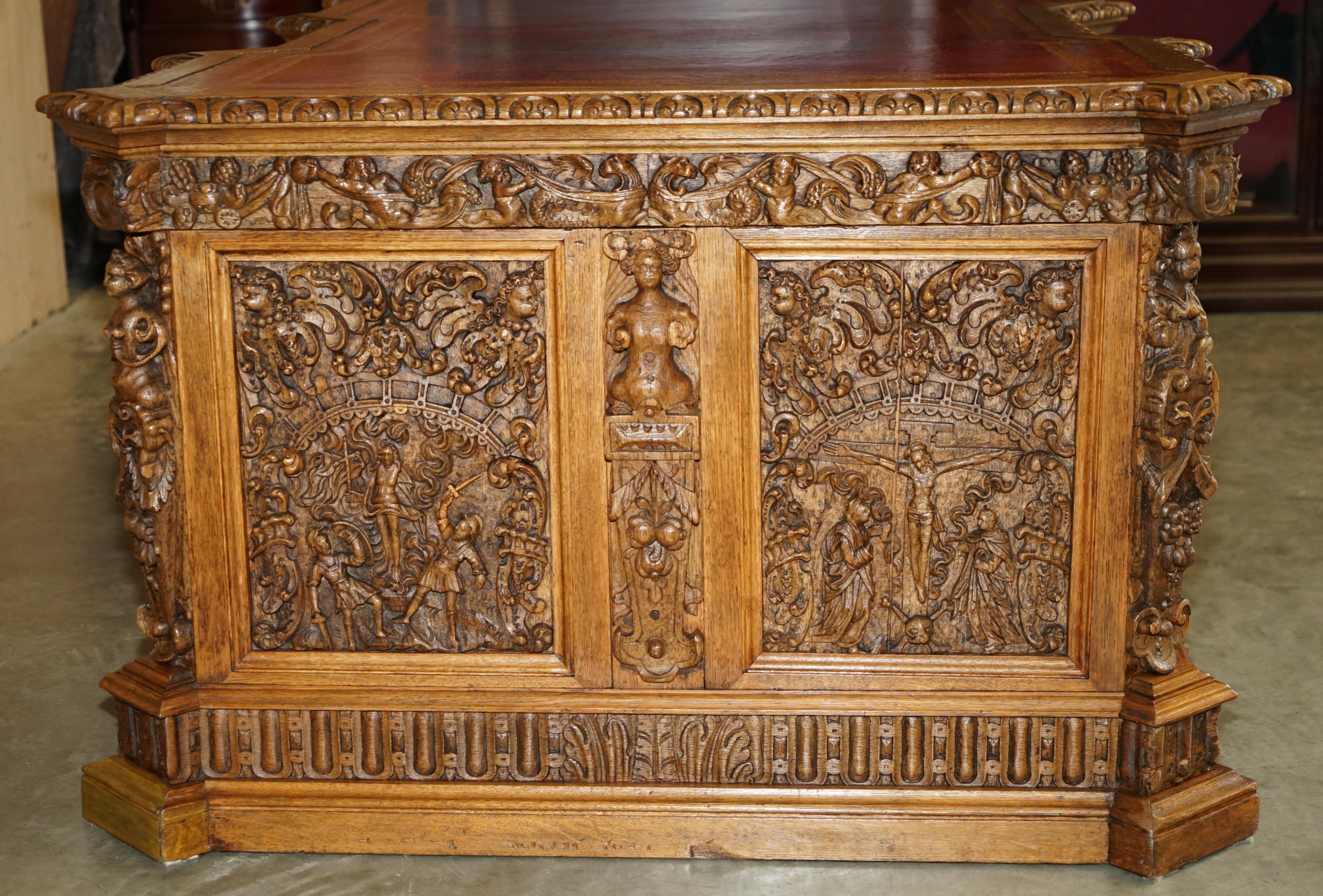ESCRITORIO ANTiQUE DE CALIDAD MUSEO DEL SIGLO XVII TALLADO A MANO PANELES RELIGIOSOS en venta 11