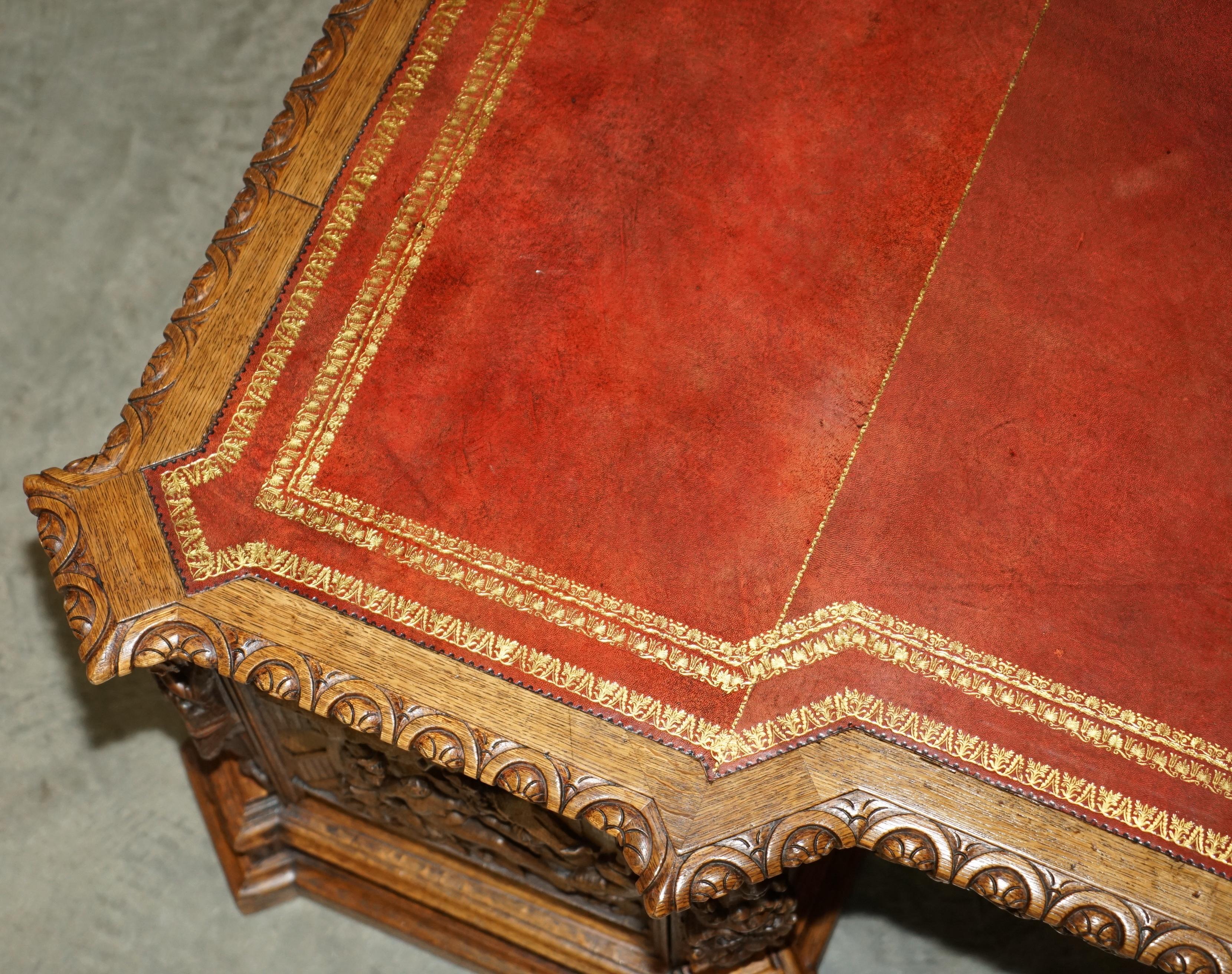 ESCRITORIO ANTiQUE DE CALIDAD MUSEO DEL SIGLO XVII TALLADO A MANO PANELES RELIGIOSOS Europeo en venta