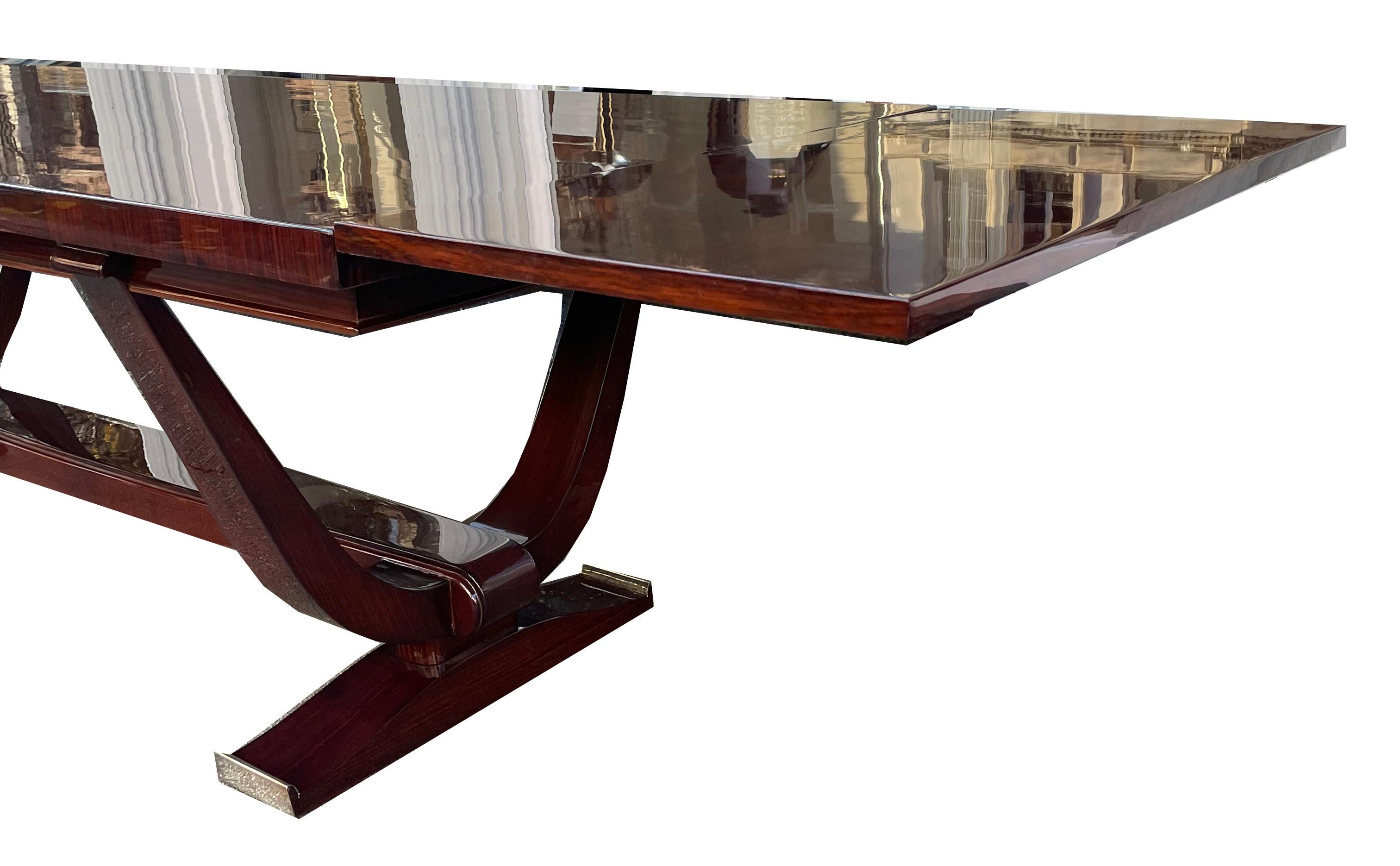Museum-quality Art Deco dining table by “Dominique” For Sale 1