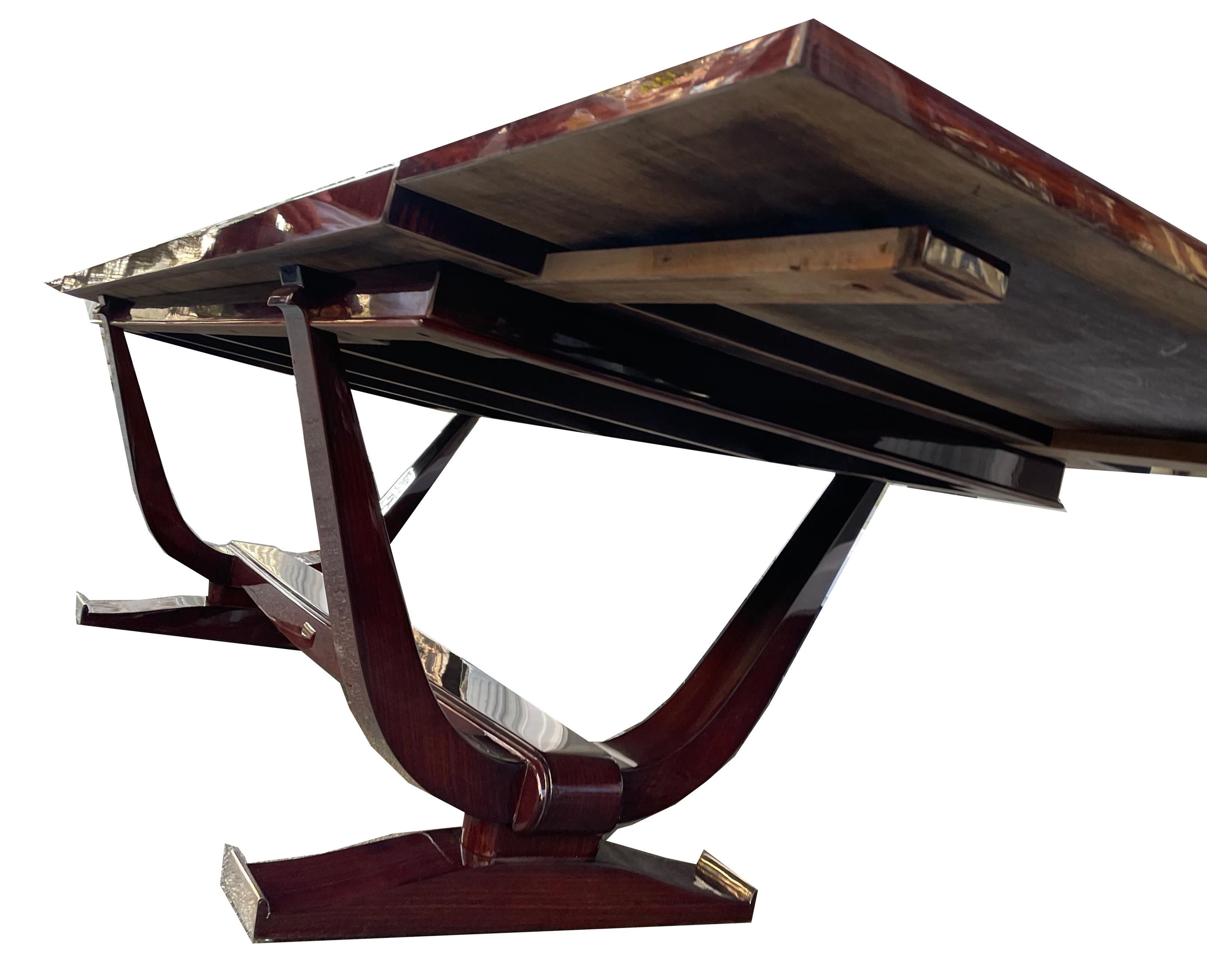 Museum-quality Art Deco dining table by “Dominique” For Sale 2