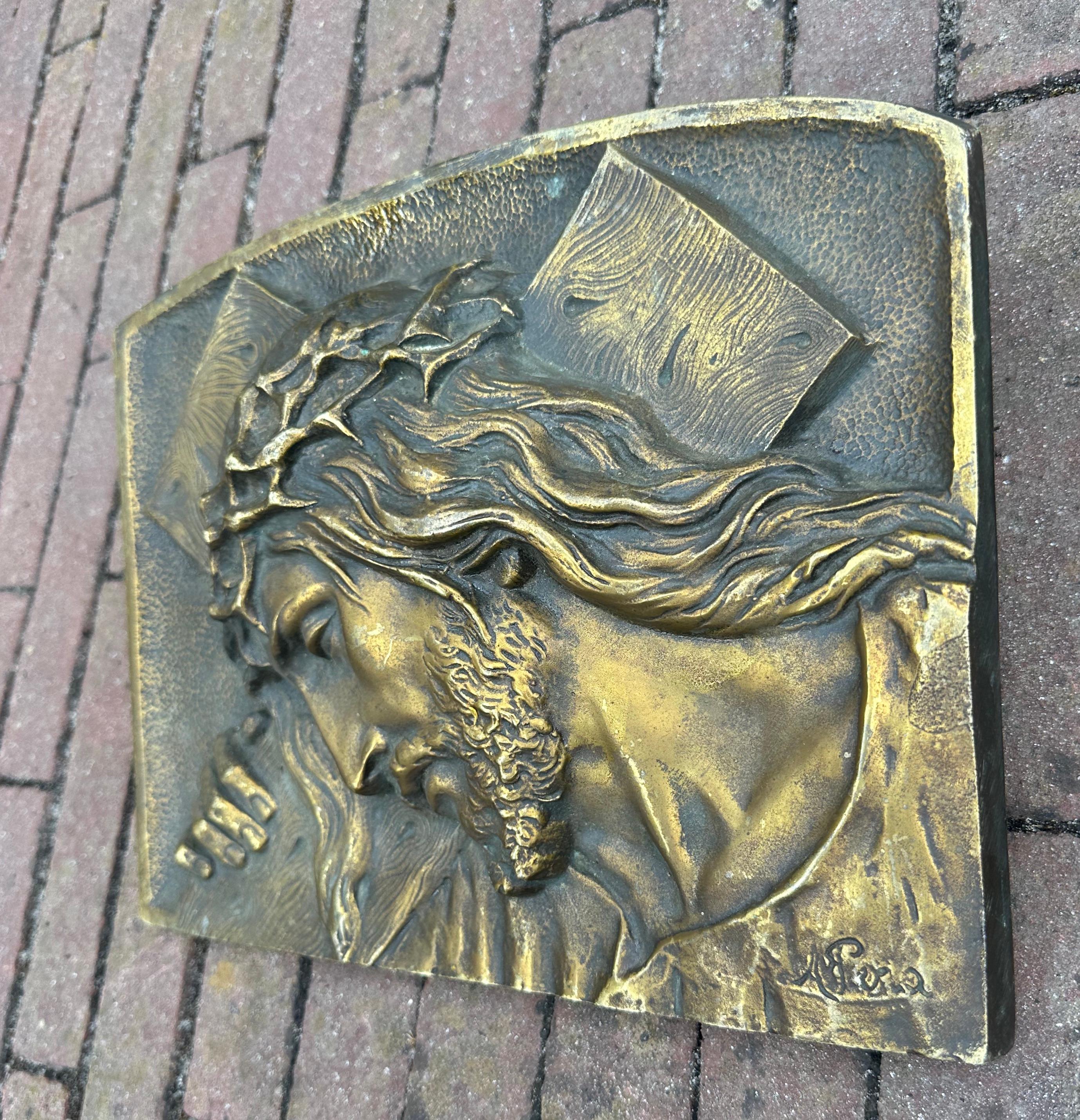 Bronze-Wandtafel-Skulptur Christus in Museumsqualität „Jesus transportiert das Kreuz“ im Angebot 3