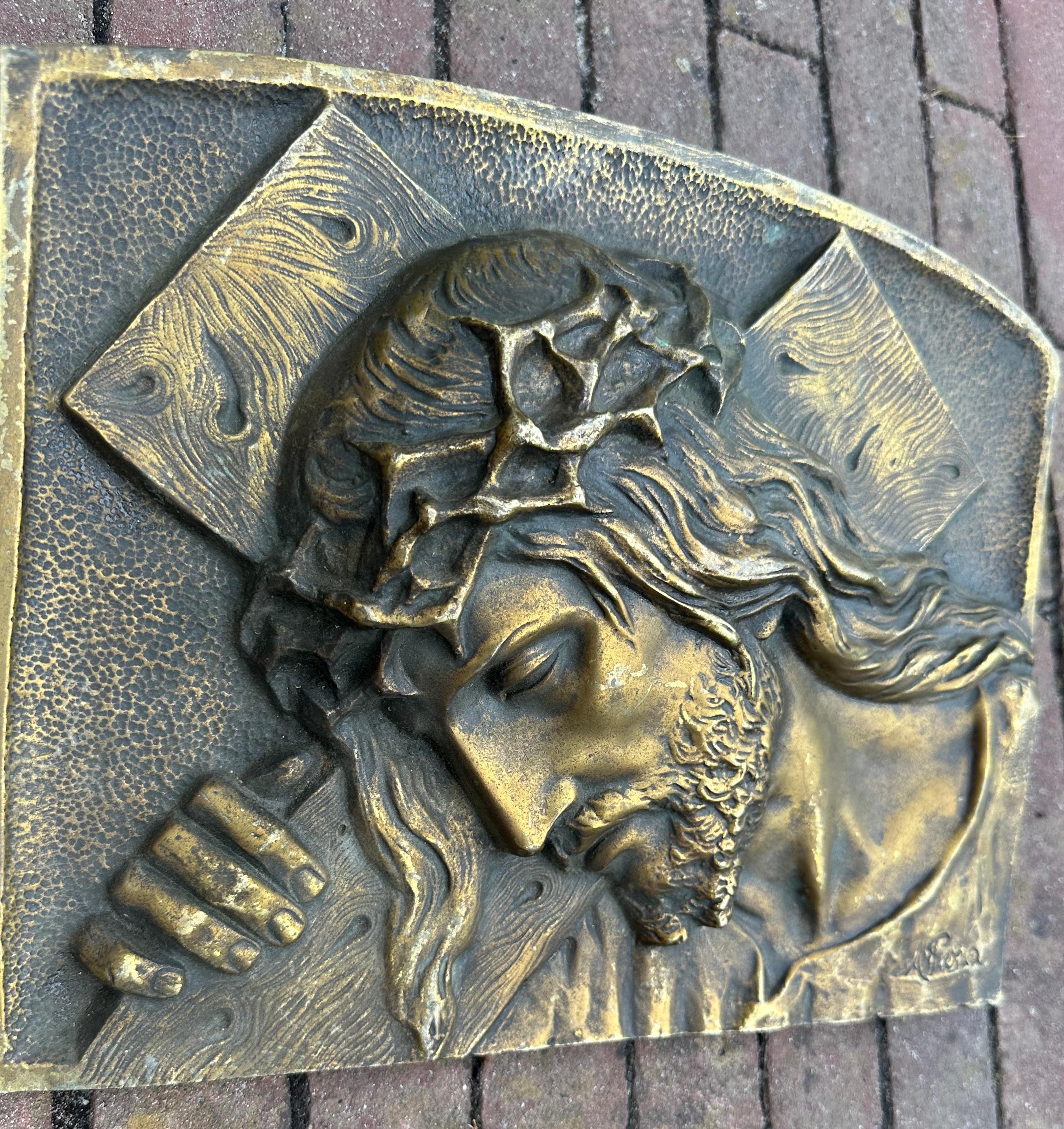 Bronze-Wandtafel-Skulptur Christus in Museumsqualität „Jesus transportiert das Kreuz“ im Angebot 10