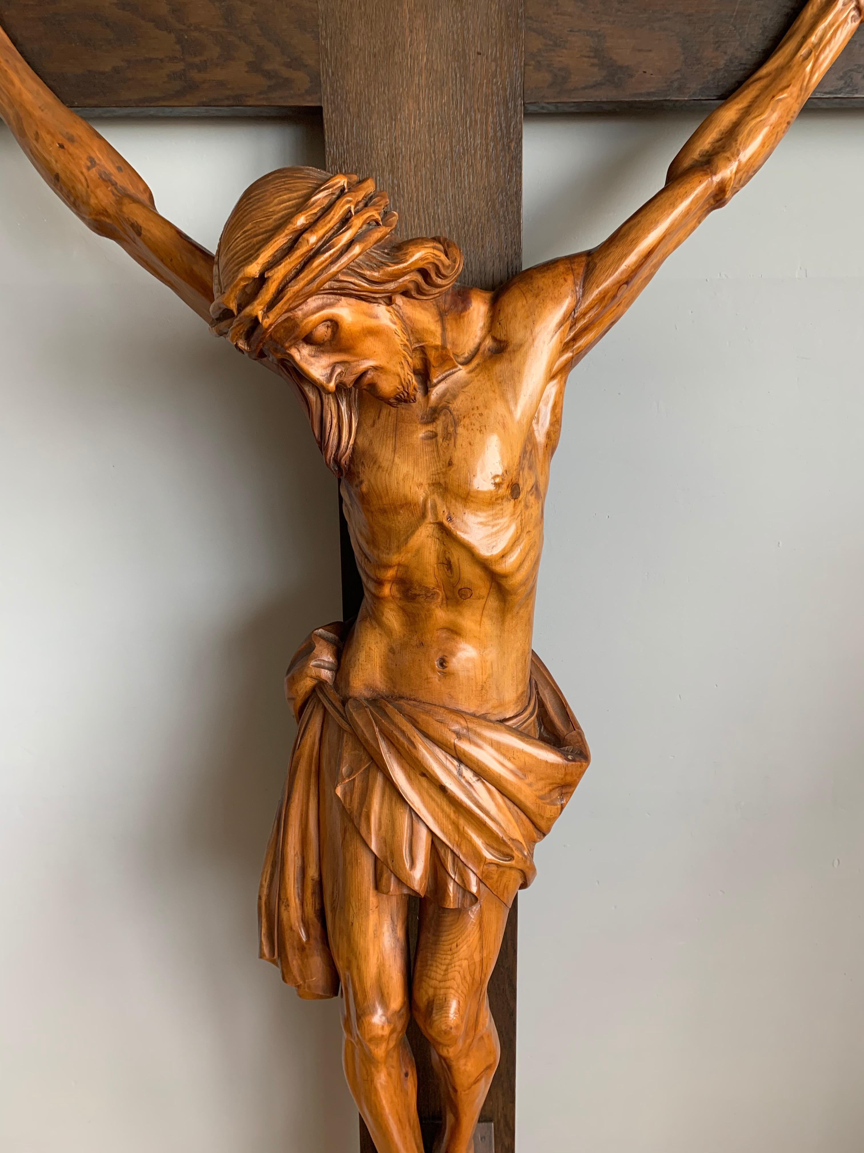 Museum Quality Carved and Superb Condition Wooden Corpus of Christ on Crucifix 8