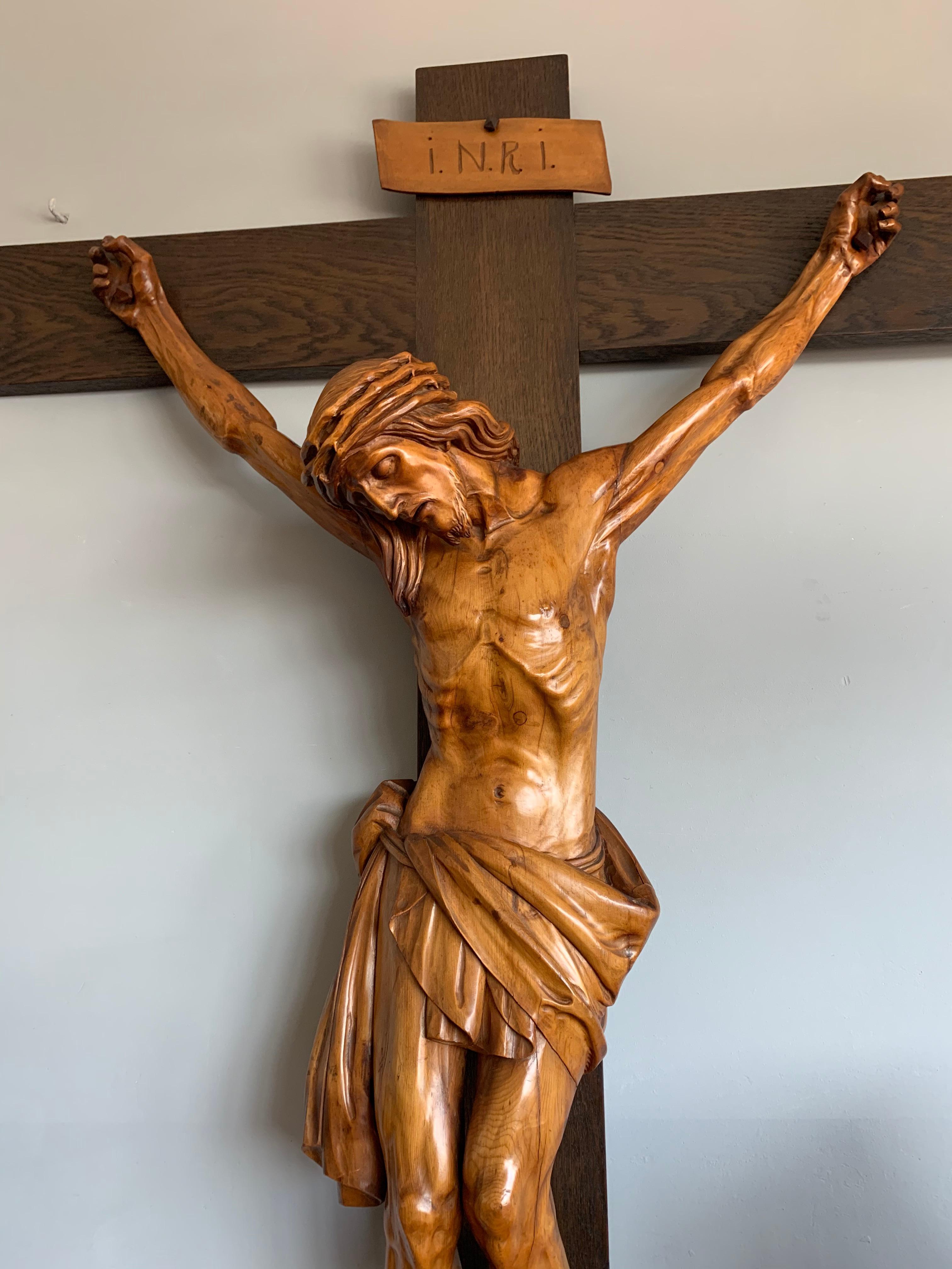 Museum Quality Carved and Superb Condition Wooden Corpus of Christ on Crucifix 10