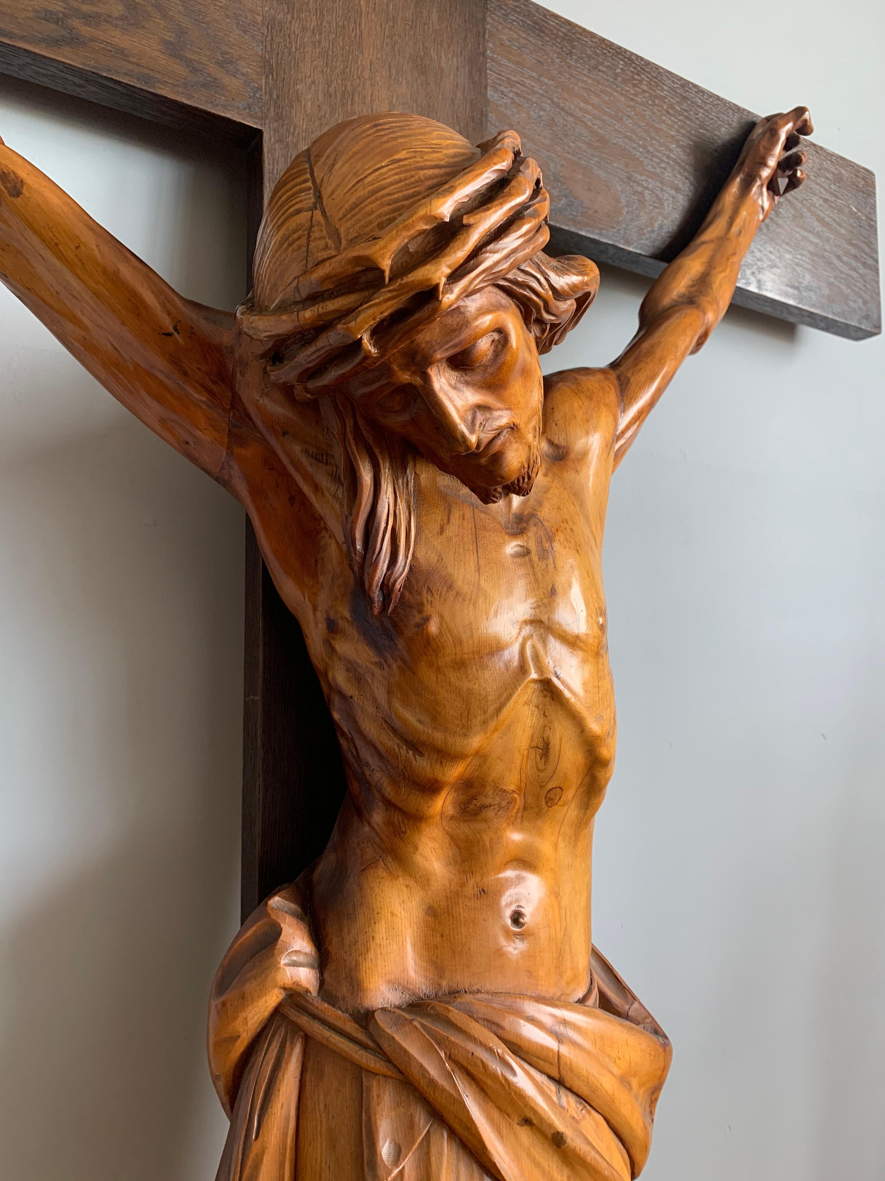 Museum Quality Carved and Superb Condition Wooden Corpus of Christ on Crucifix In Excellent Condition In Lisse, NL