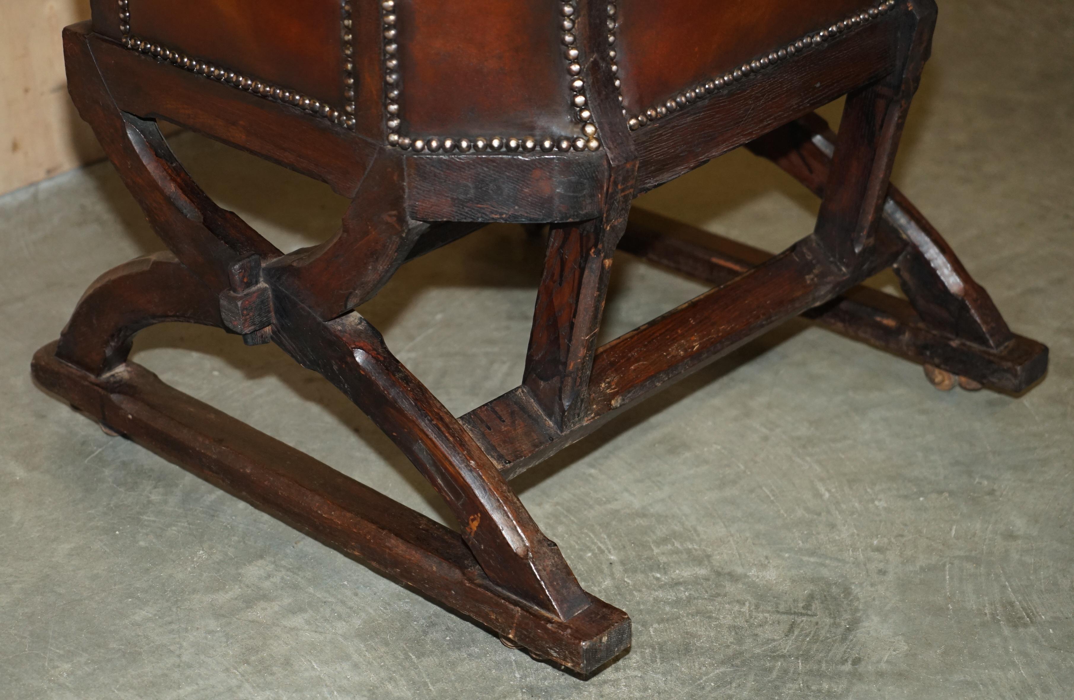 MUSEUM QUALITY CARVED CiRCA 1700 ANTIQUE RESTORED BROWN LEATHER JESSIE ARMCHAIR For Sale 10