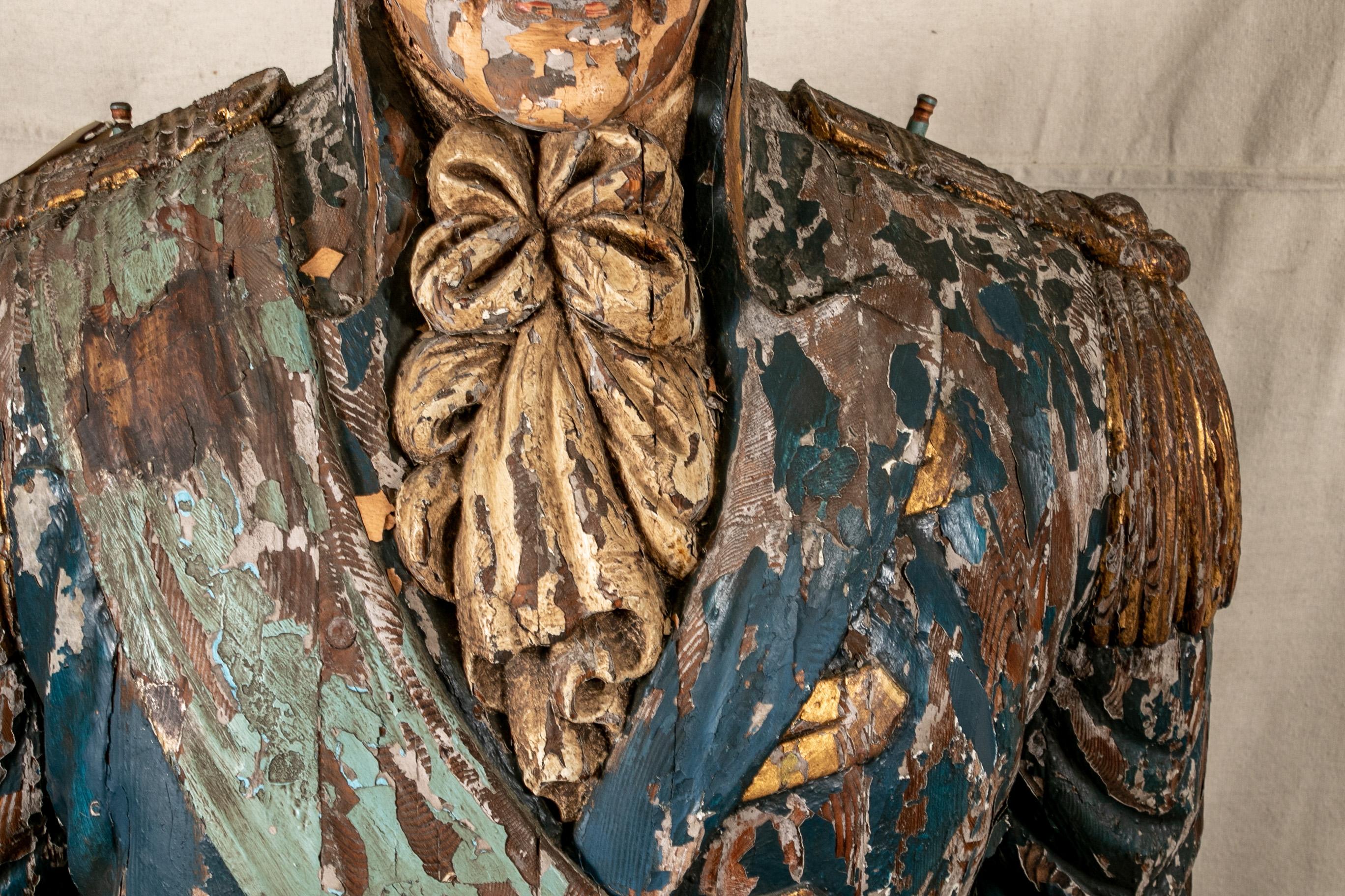 Bois sculpté de qualité musée  Ancienne figurine de navire britannique en vente 4