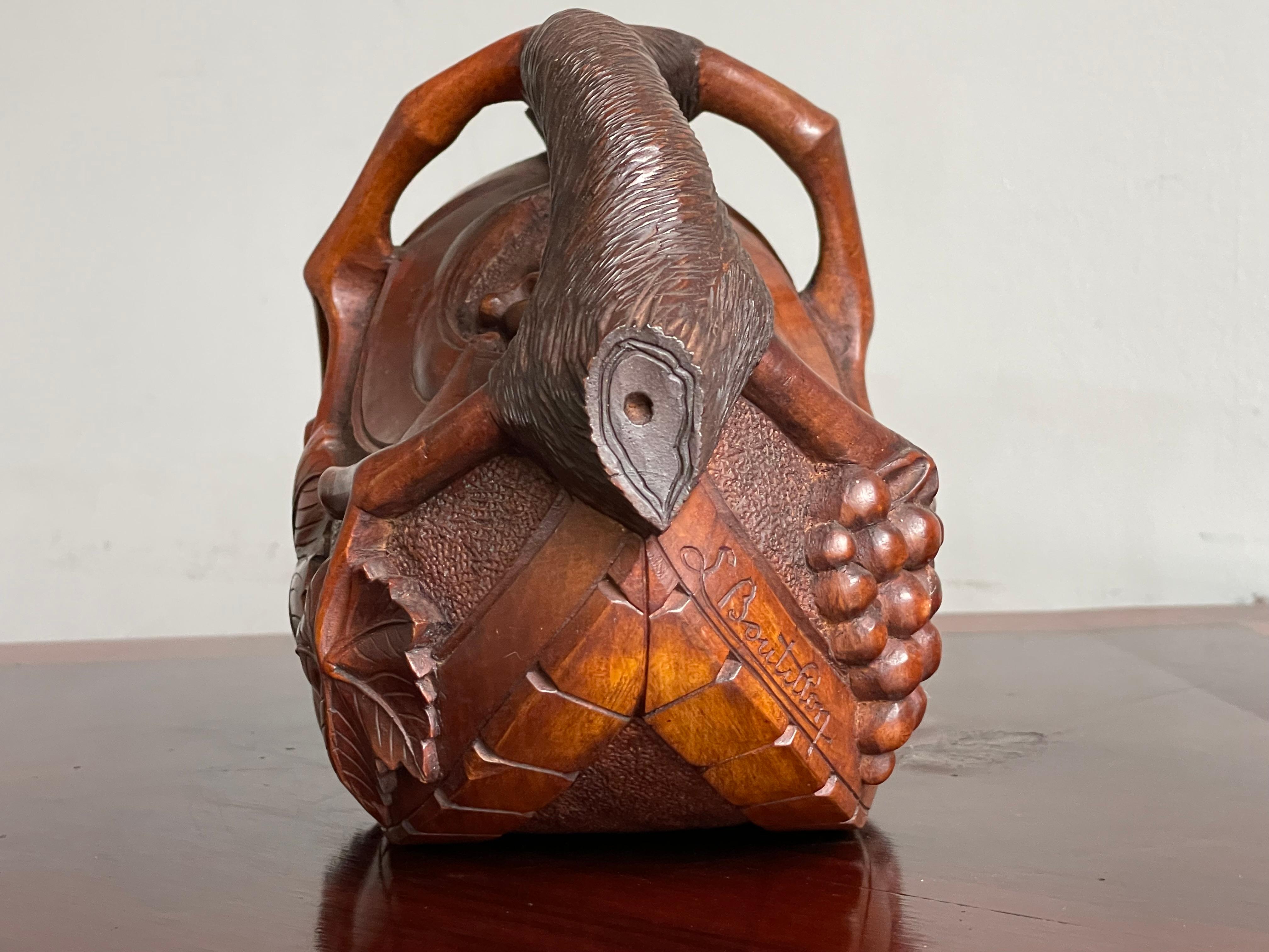 French Museum Quality & Condition Hand Carved Wine Pourer Clogg with Grape Vine Handle For Sale