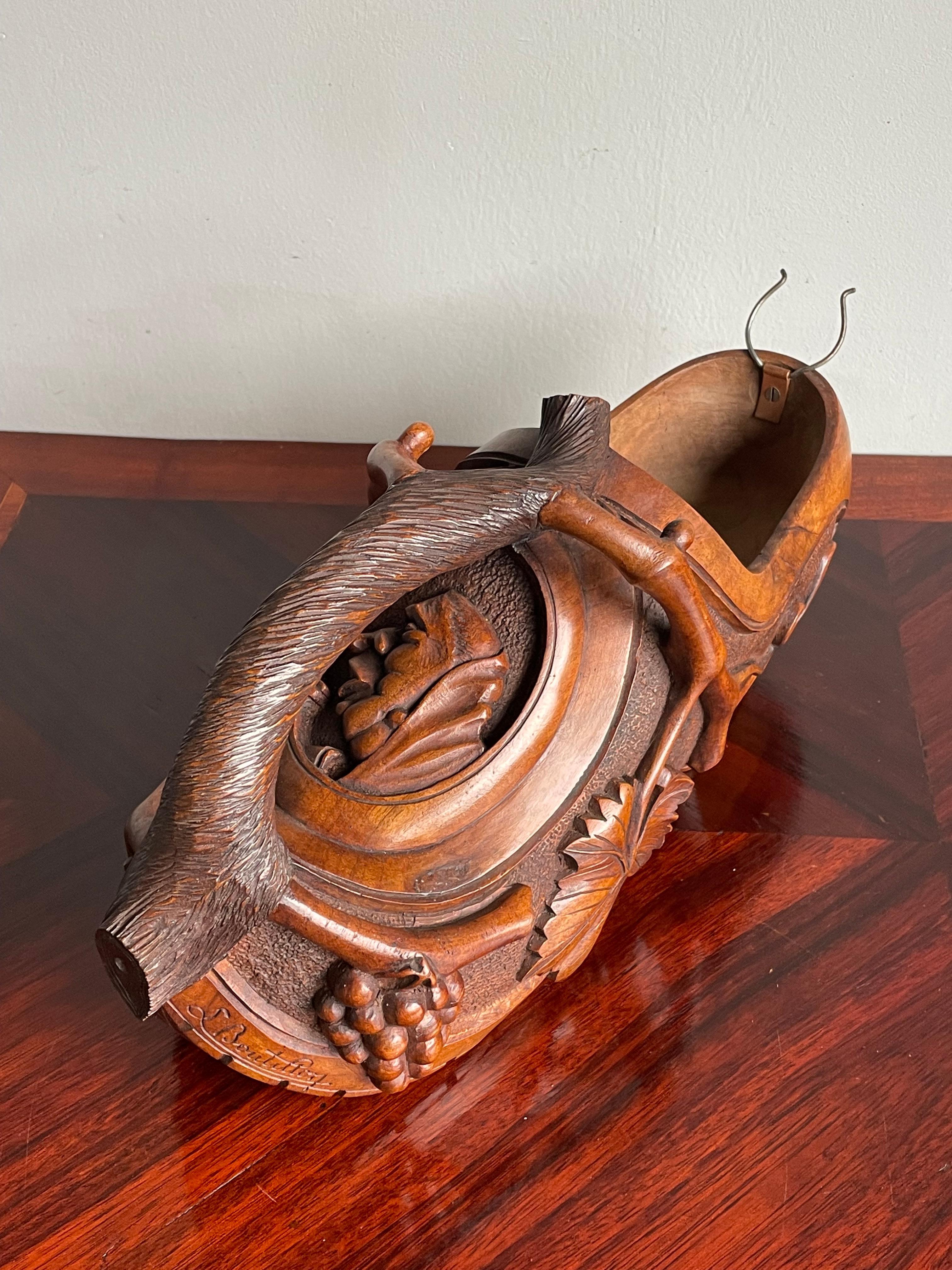 20th Century Museum Quality & Condition Hand Carved Wine Pourer Clogg with Grape Vine Handle For Sale