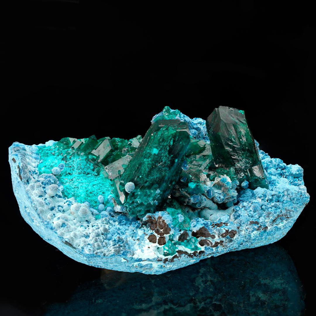 Congolese Museum Quality Dioptase on Plancheite For Sale