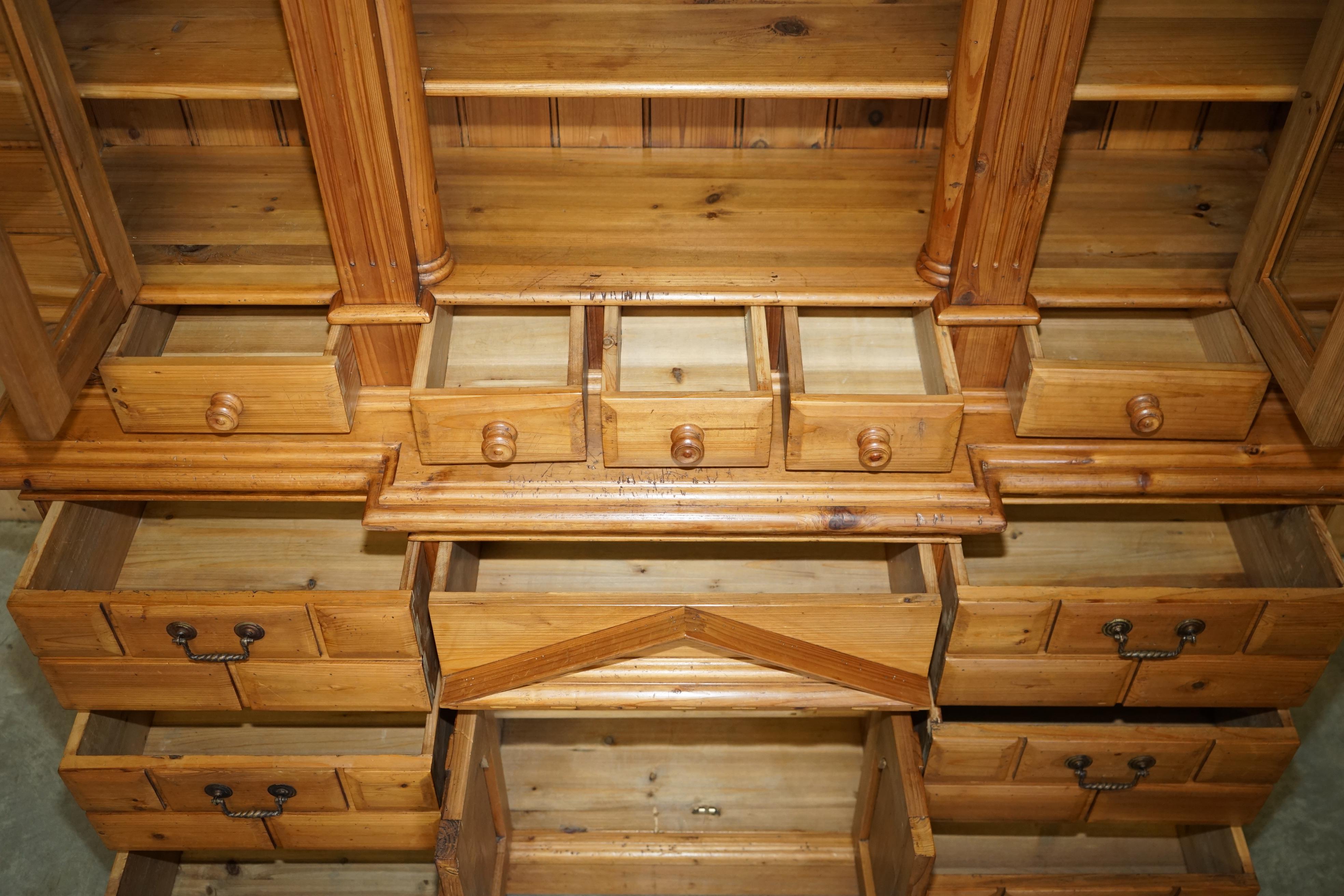 MUSEUM QUALITY EDITORS CHOICE AWARD ARCHITECTURAL ViNTAGE PINE WELSH DRESSER For Sale 12