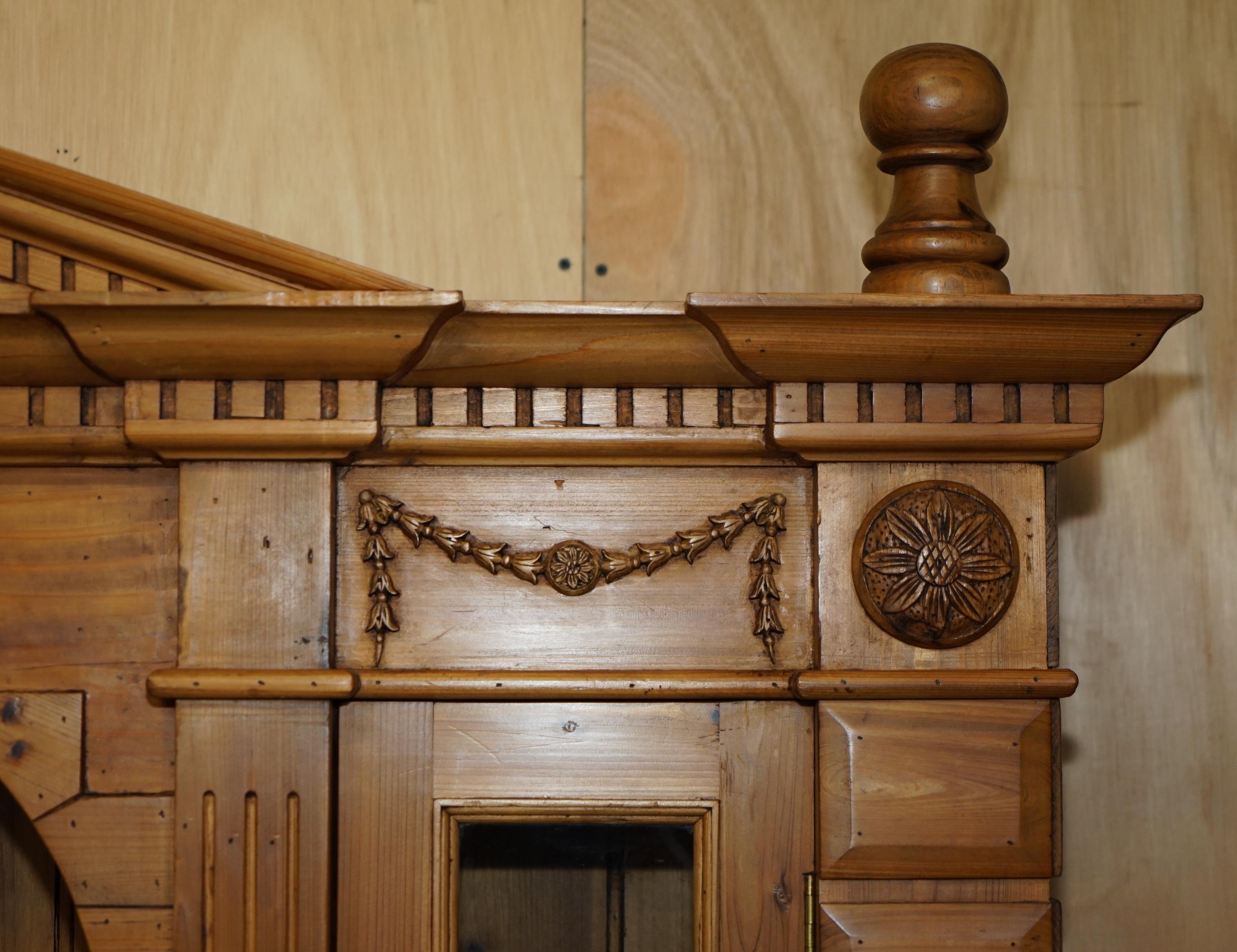 MUSEUM QUALITY EDITORS CHOICE AWARD ARCHITECTURAL ViNTAGE PINE WELSH DRESSER In Good Condition For Sale In West Sussex, Pulborough