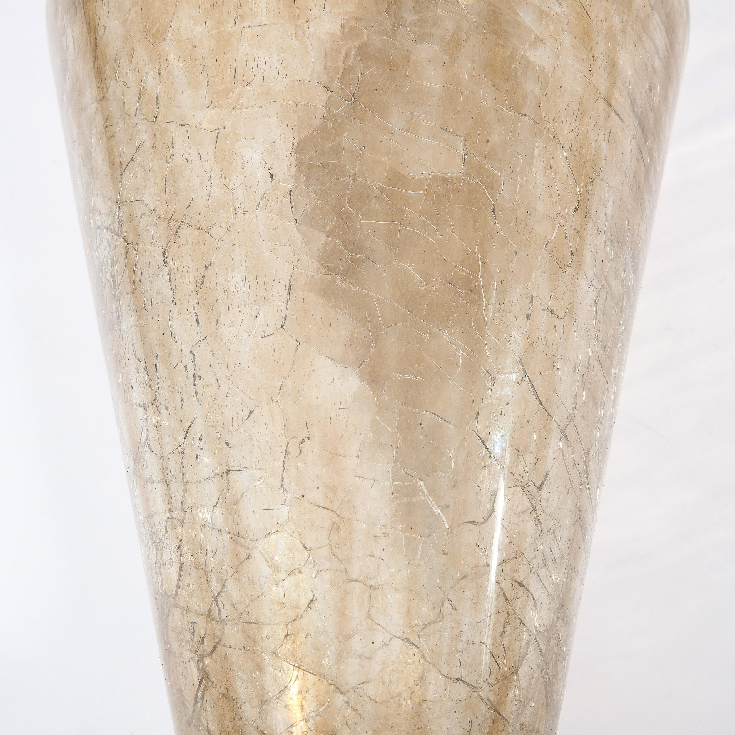Vase en verre craqueleur topaze Art Déco français de qualité musée, signé par Schneider en vente 7