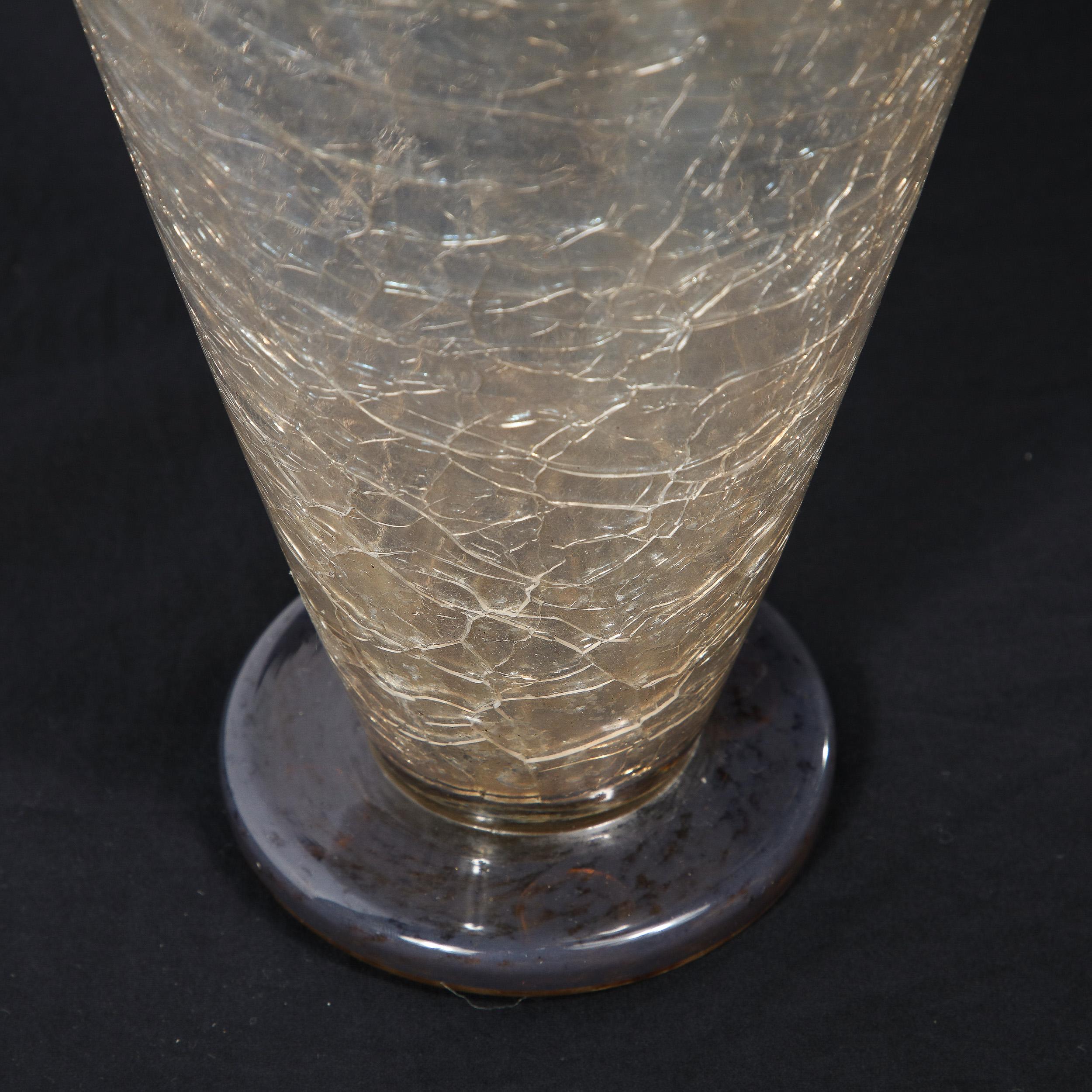 Vase en verre craqueleur topaze Art Déco français de qualité musée, signé par Schneider en vente 8