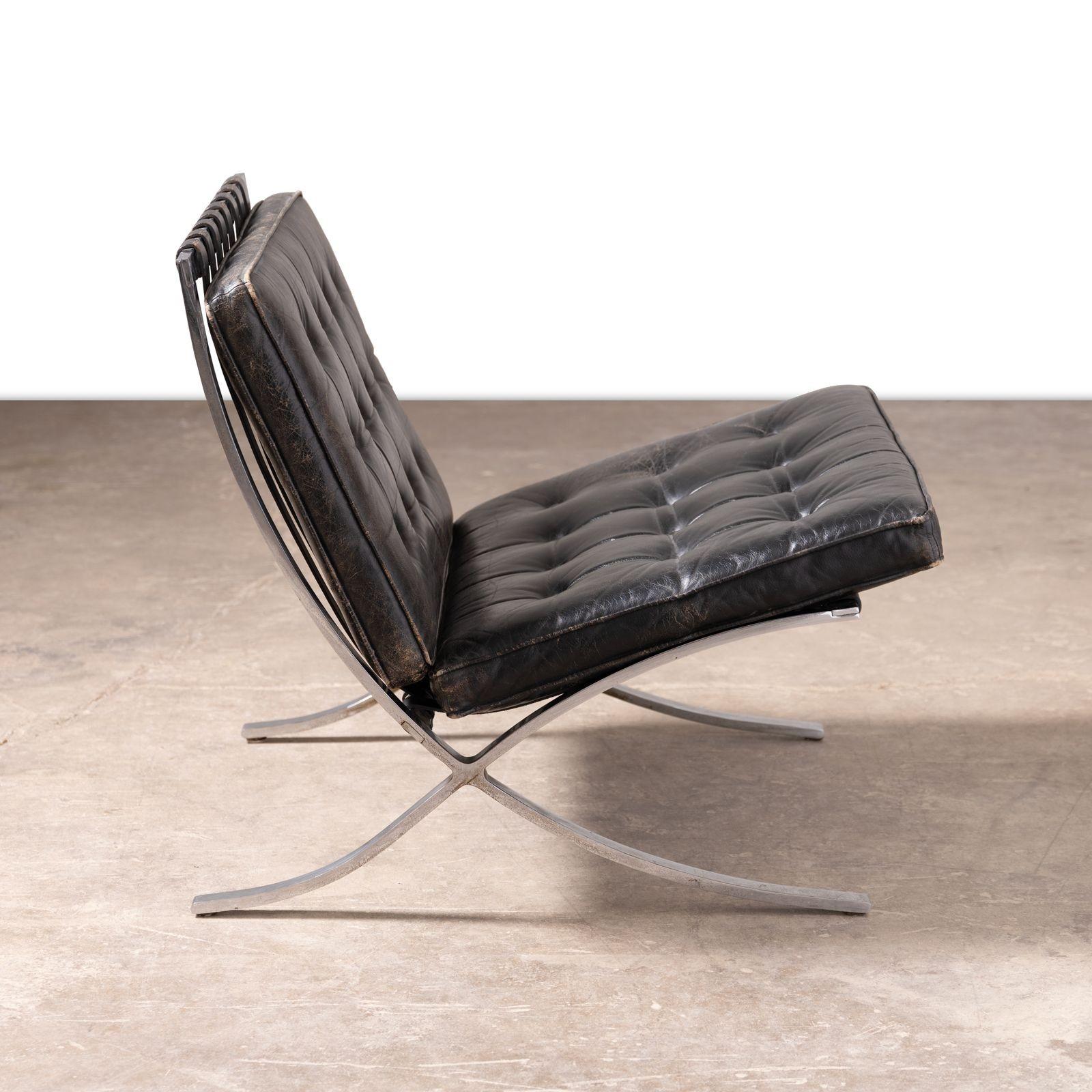 Museum Quality Ludwig Mies van der Rohe Barcelona Chairs with Table For Sale 2