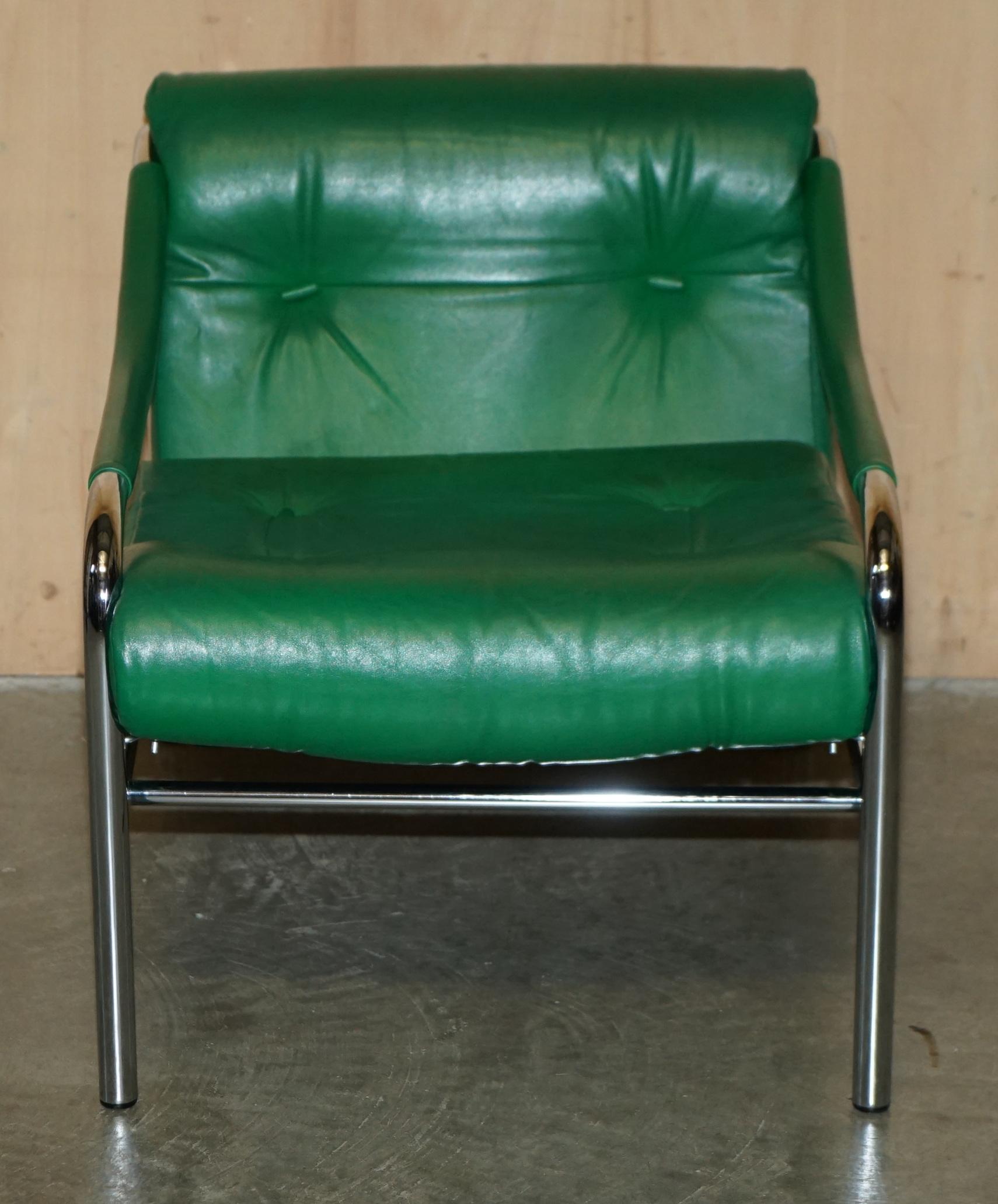 Casa Reale Antiquariato

Royal House Antiques è lieta di offrire in vendita questa rarissima poltrona Beta in pelle verde del Mid Century Antiques, altamente collezionabile, realizzata da Time Bates per Pieff.

Tieni presente che le spese di