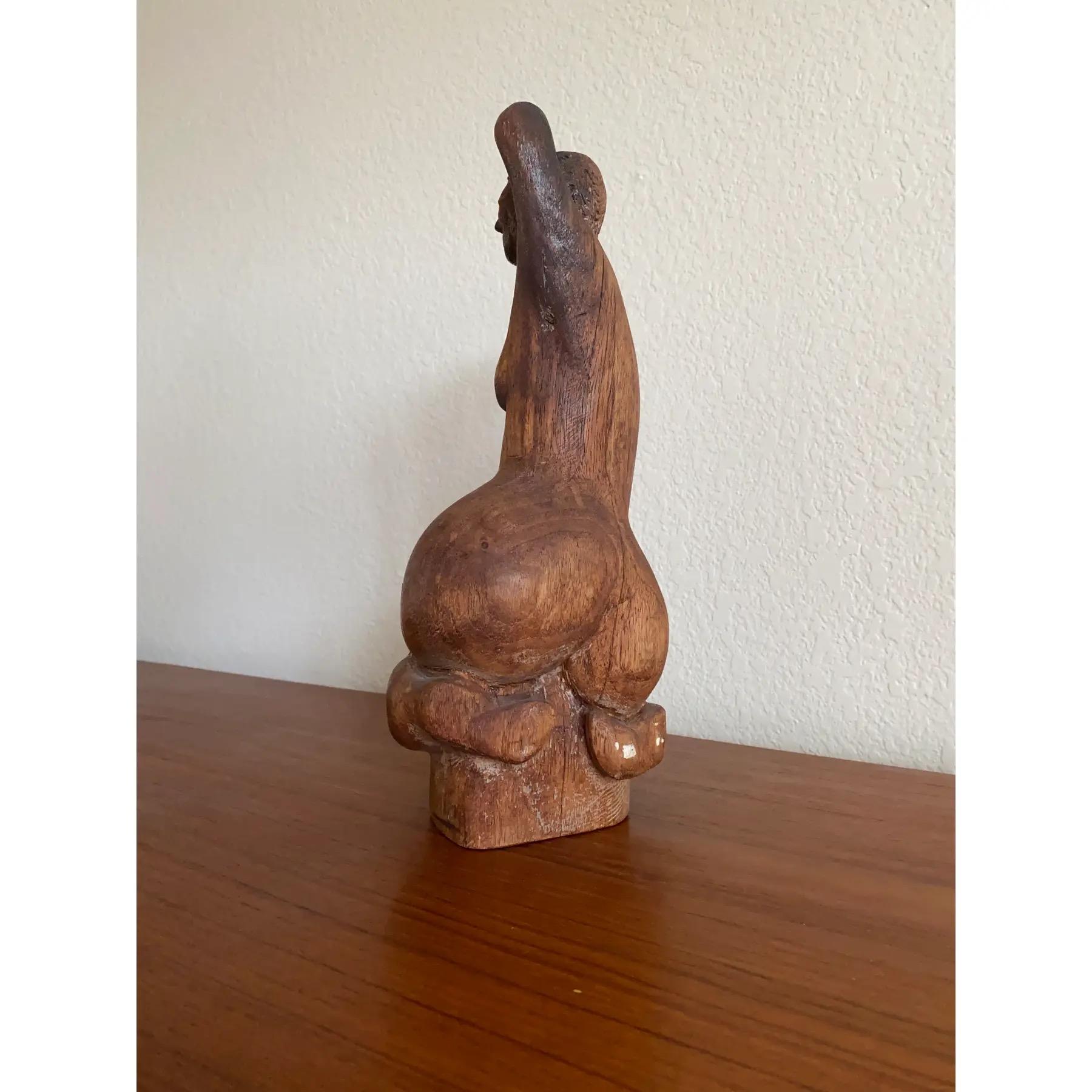 Legno Scultura di nudo di qualità museale (dopo Fernando Botero) in vendita