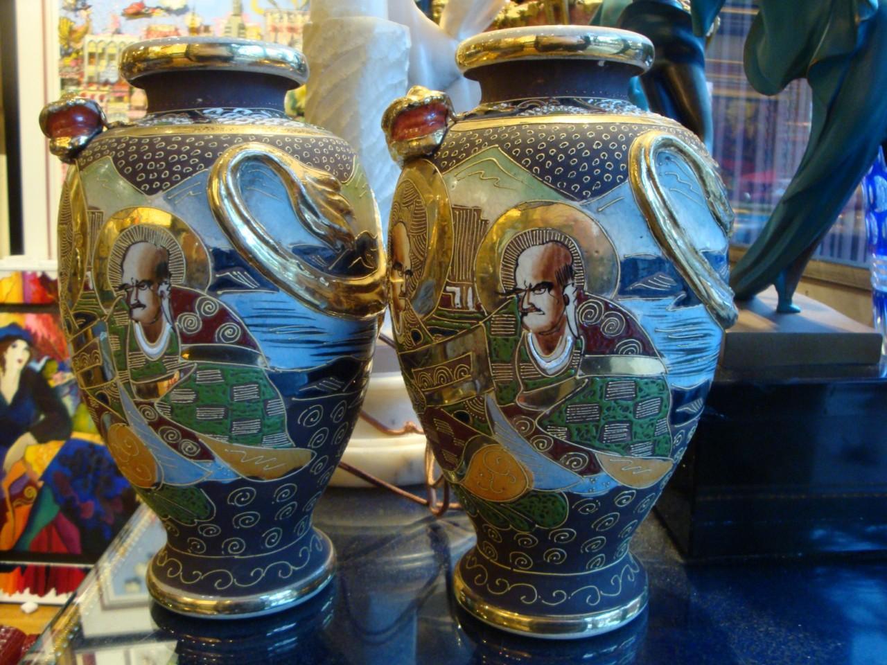 Museum Qualität Paar 1900er antike handbemalte Satsuma Drachen japanische Urnen  (Japanisch) im Angebot