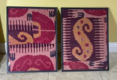 Paire d'anciens fragments de soie IKAT de qualité muséale  Art textile d'Asie centrale