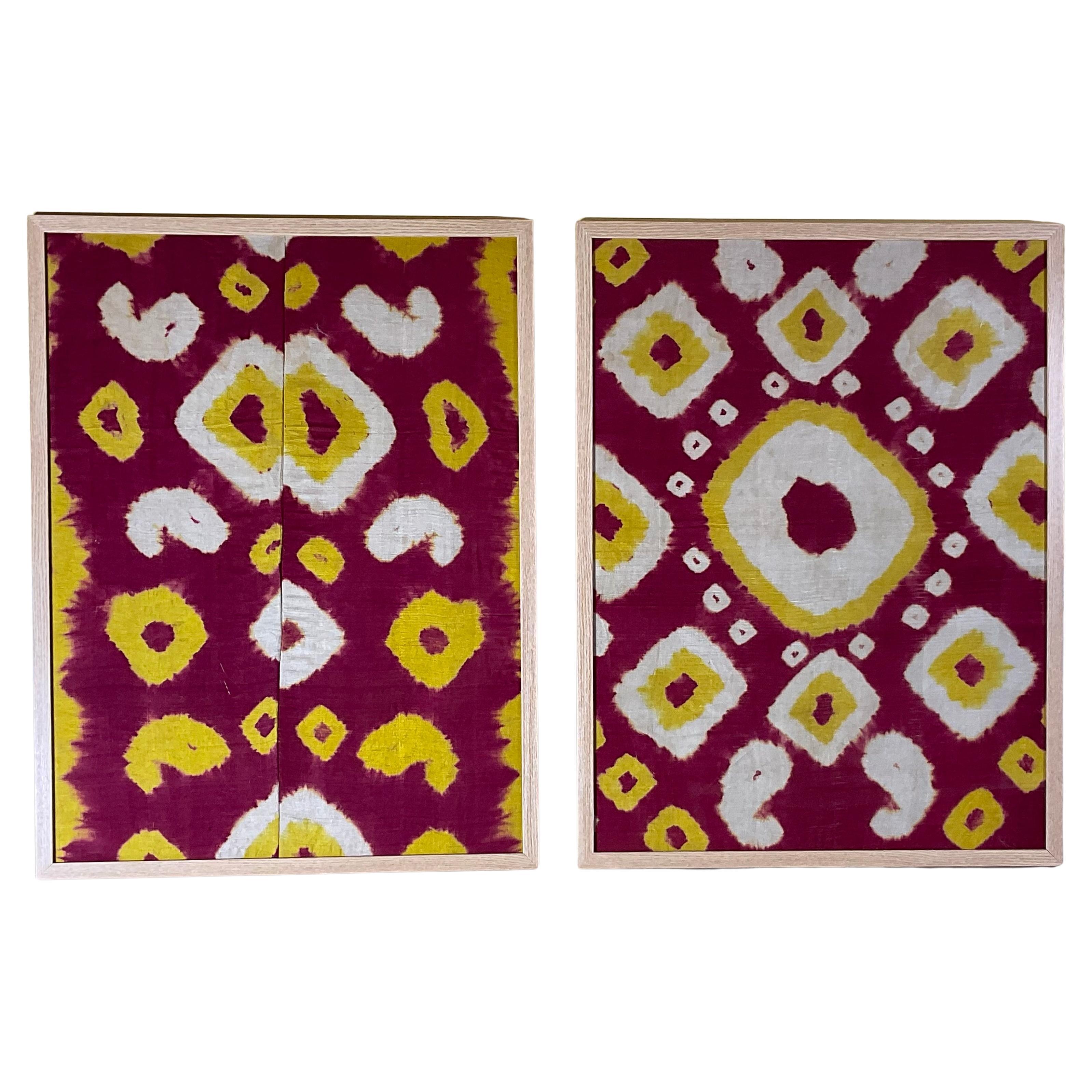 Museum-Qualität Paar ANTIQUE Seide IKAT Fragmente  Zentralasiatische Textilkunst im Angebot