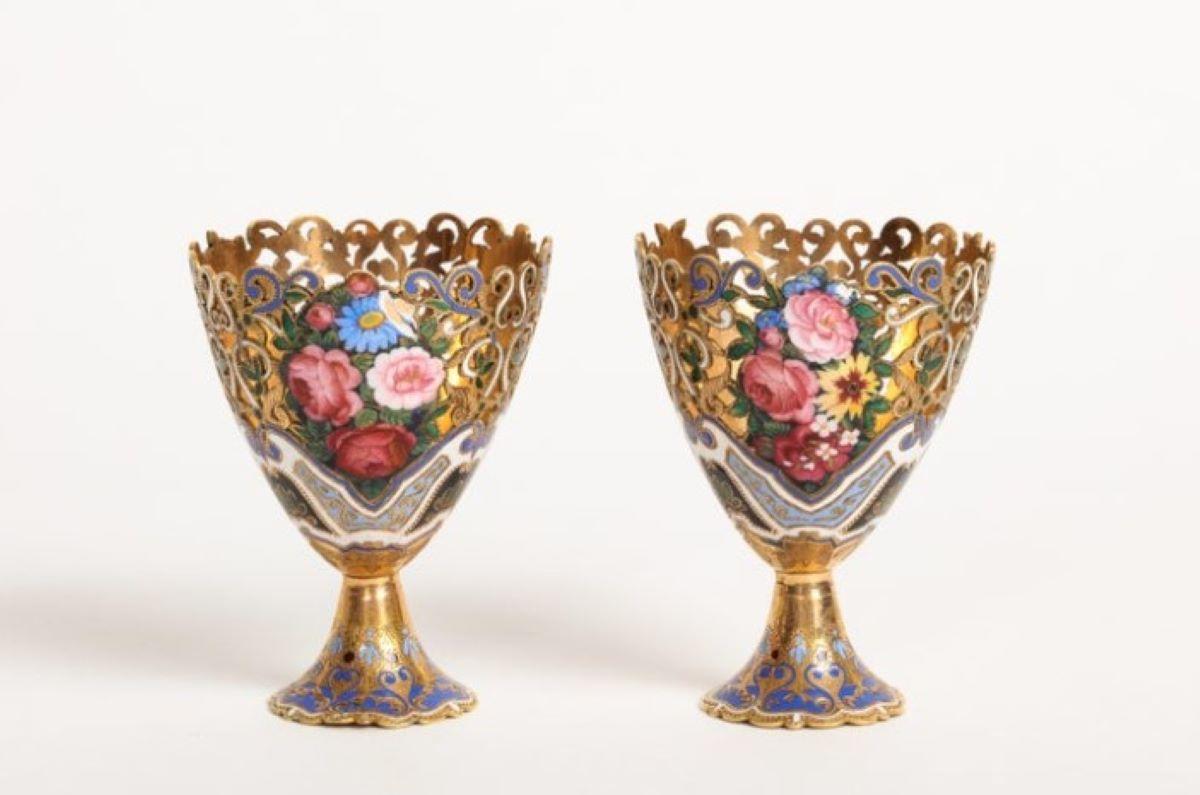 Museum Quality Pair of Gold and Enamel Zarfs For Sale 11